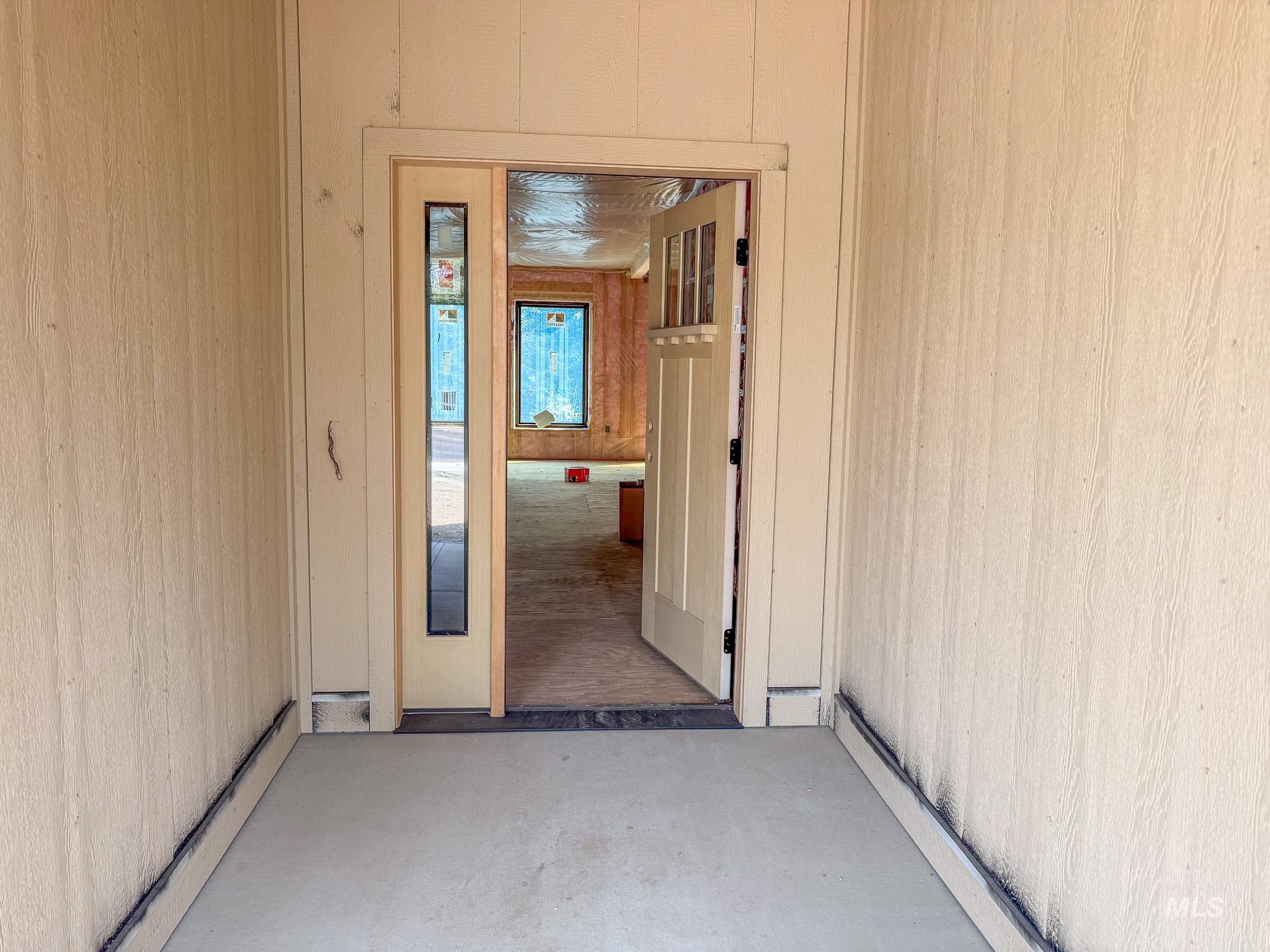 1062 N Mountain View Property Photo 5