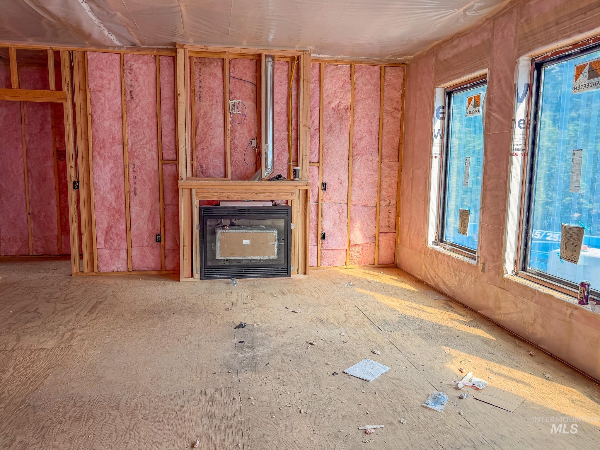 1062 N Mountain View Property Photo 8