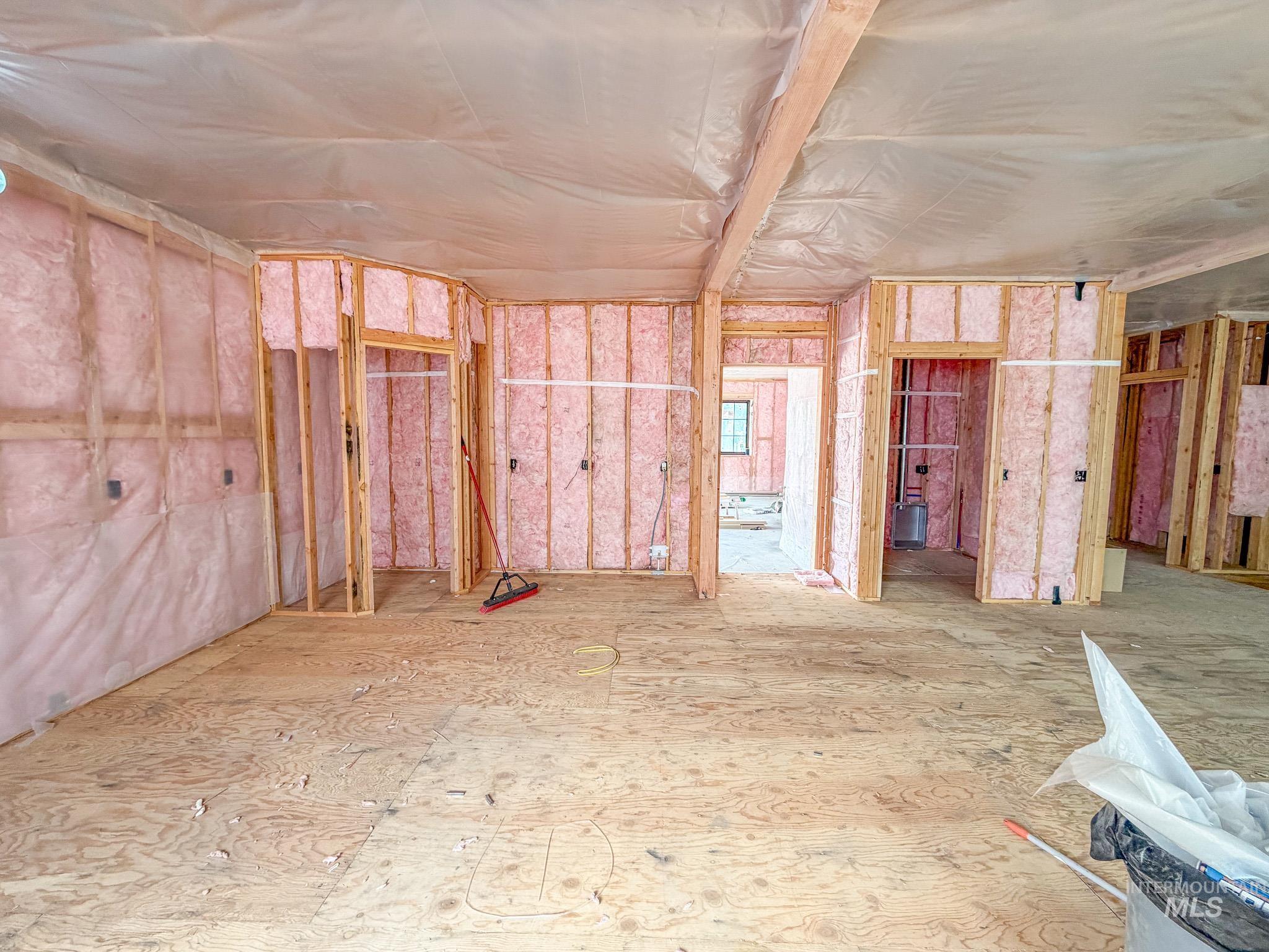 1062 N Mountain View Property Photo 14
