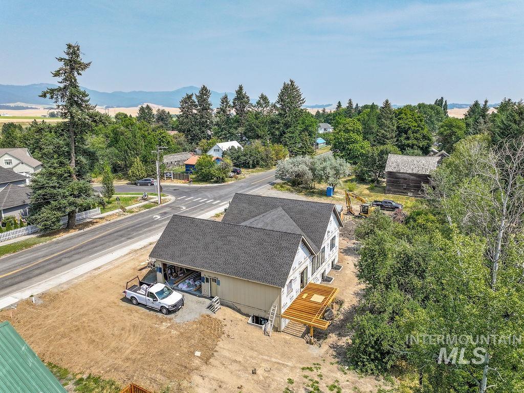 1062 N Mountain View Property Photo 18
