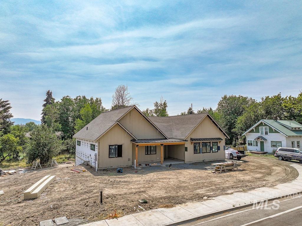 1062 N Mountain View Property Photo 20