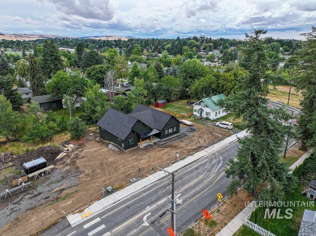 1062 N Mountain View Property Photo 21