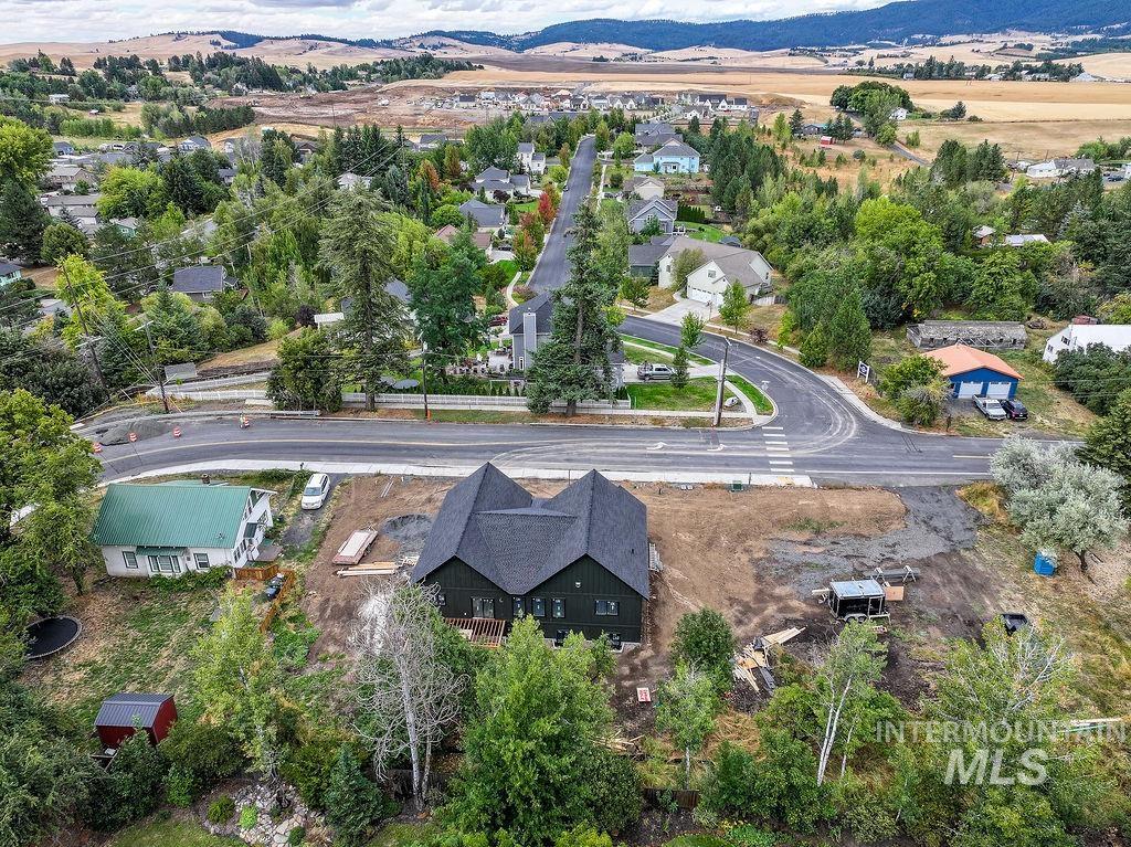 1062 N Mountain View Property Photo 22