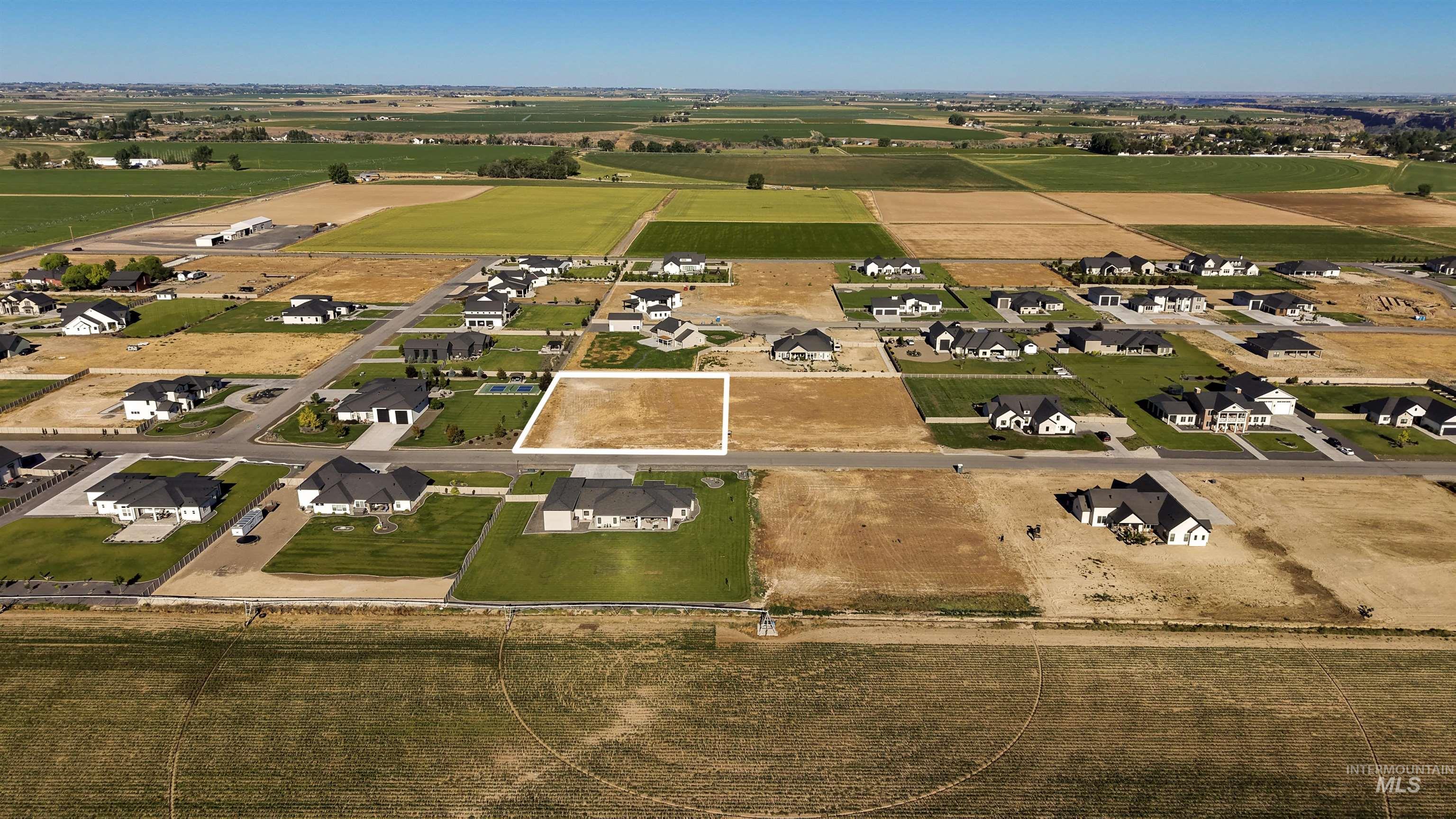 4223n 2754 E Property Photo 6