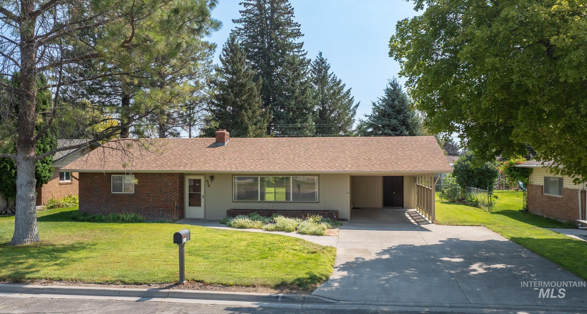 818 N Sunrise Blvd. Property Photo 1
