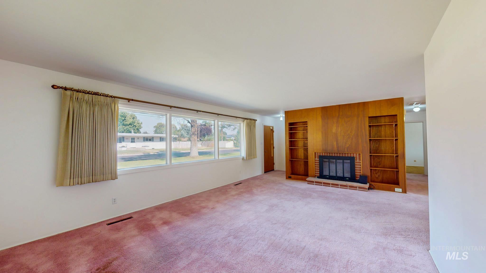 818 N Sunrise Blvd. Property Photo 6