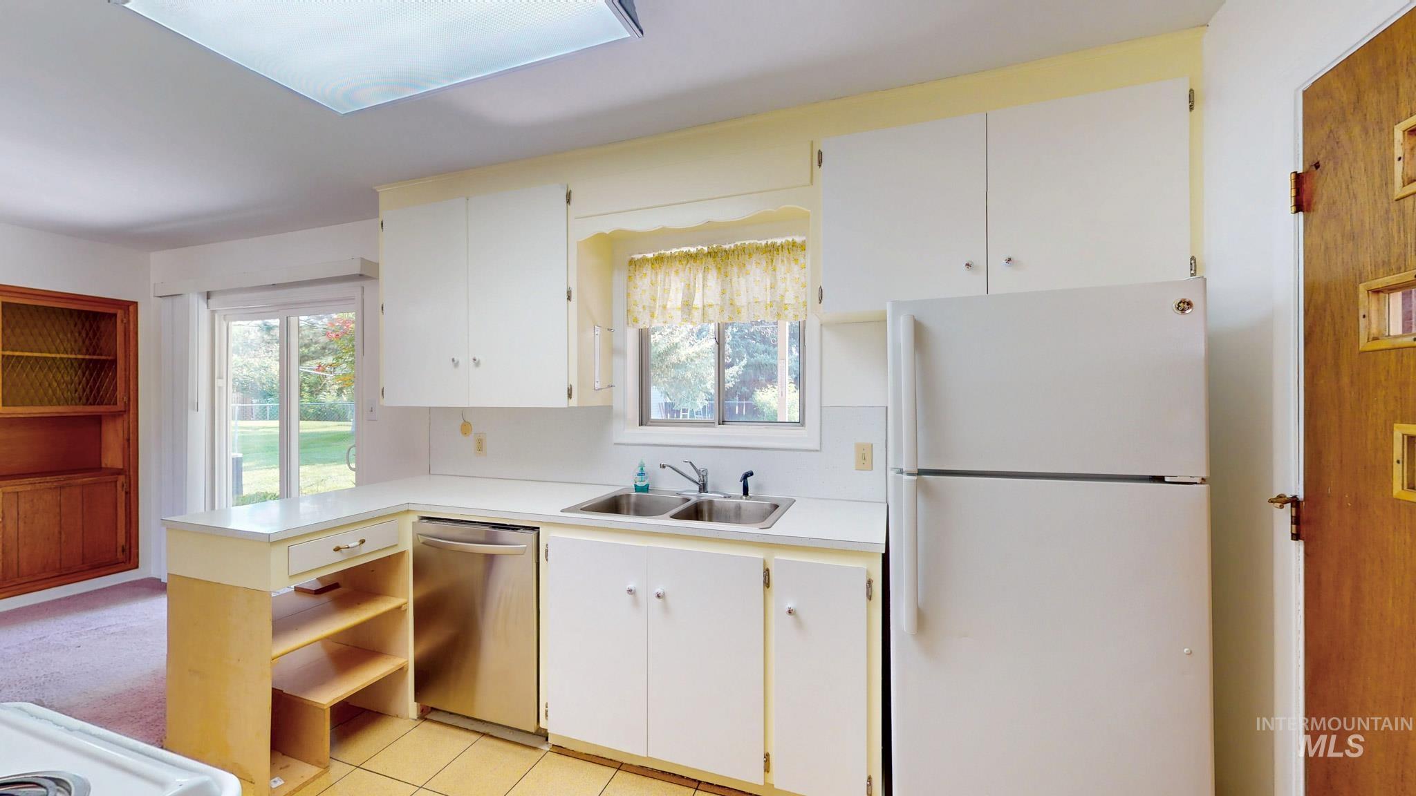 818 N Sunrise Blvd. Property Photo 12
