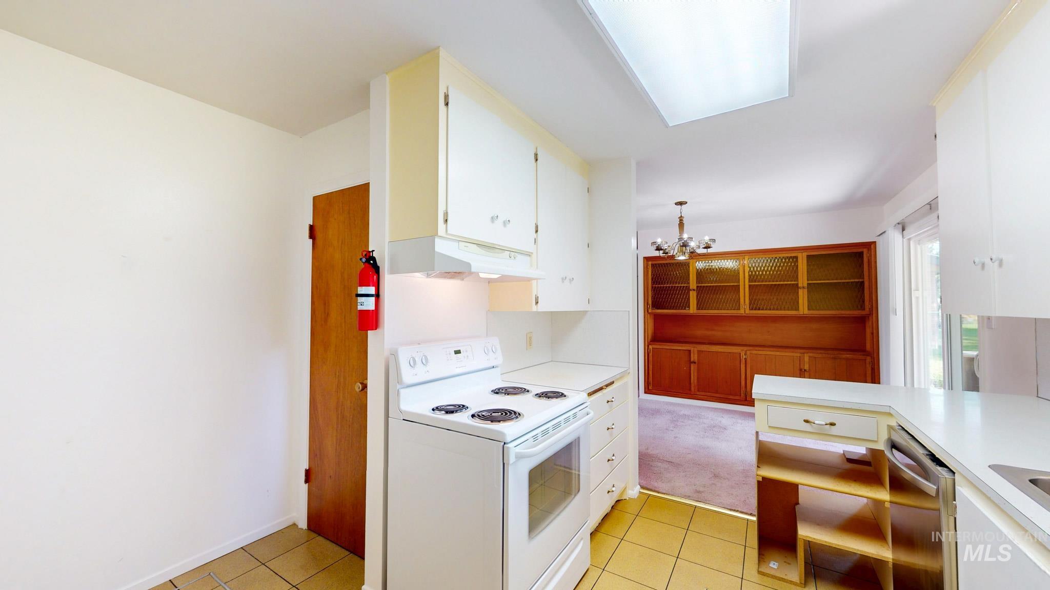 818 N Sunrise Blvd. Property Photo 13