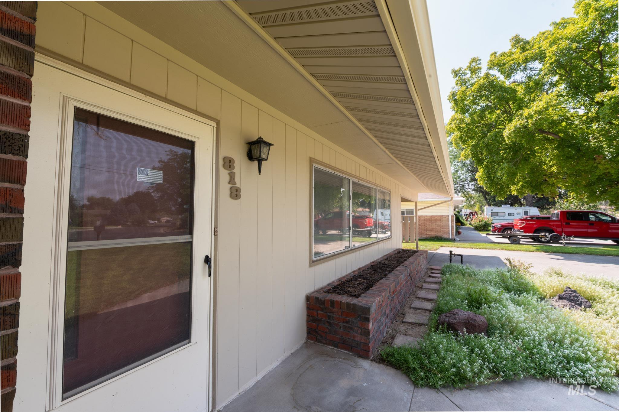 818 N Sunrise Blvd. Property Photo 28