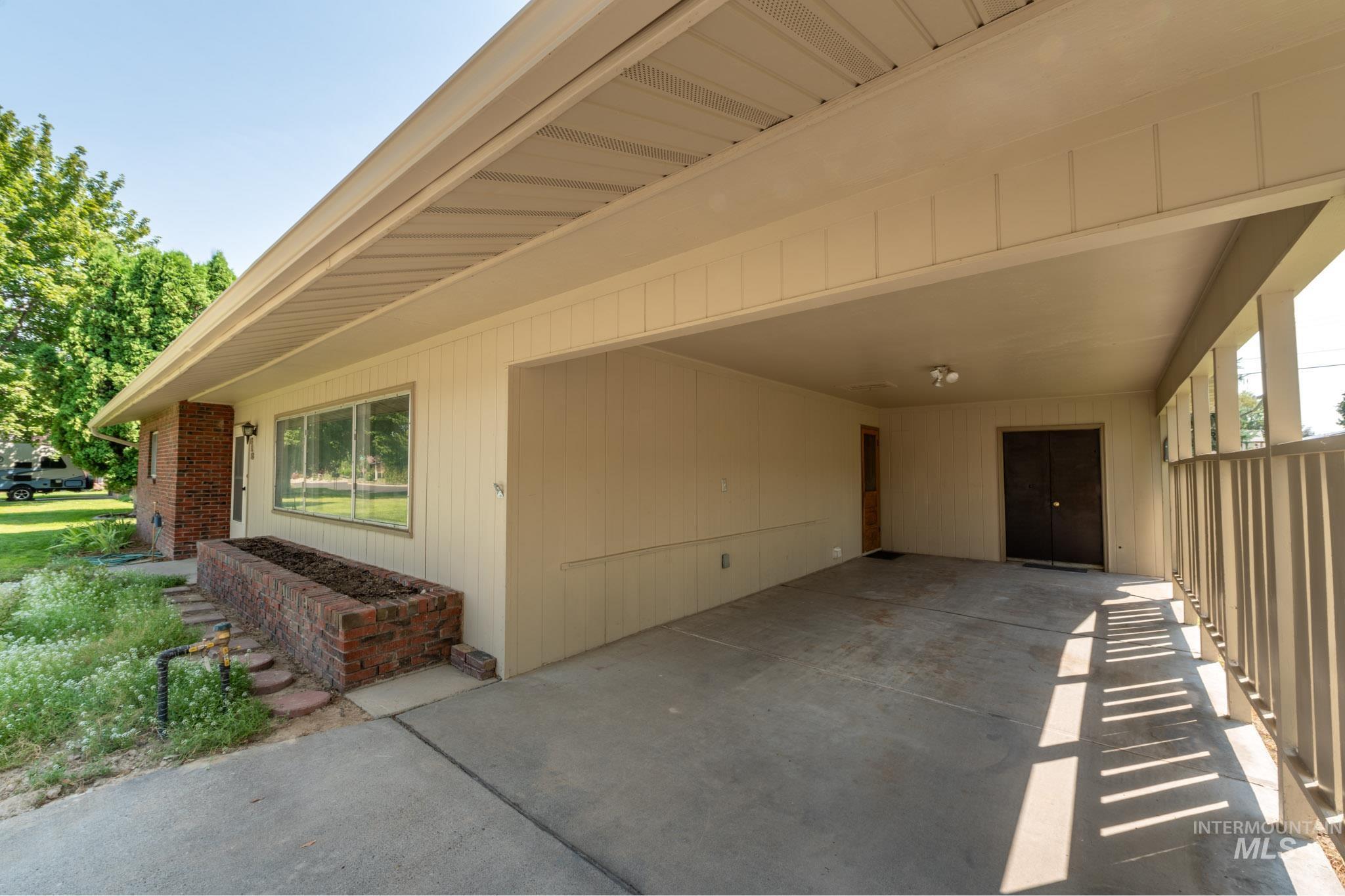 818 N Sunrise Blvd. Property Photo 29