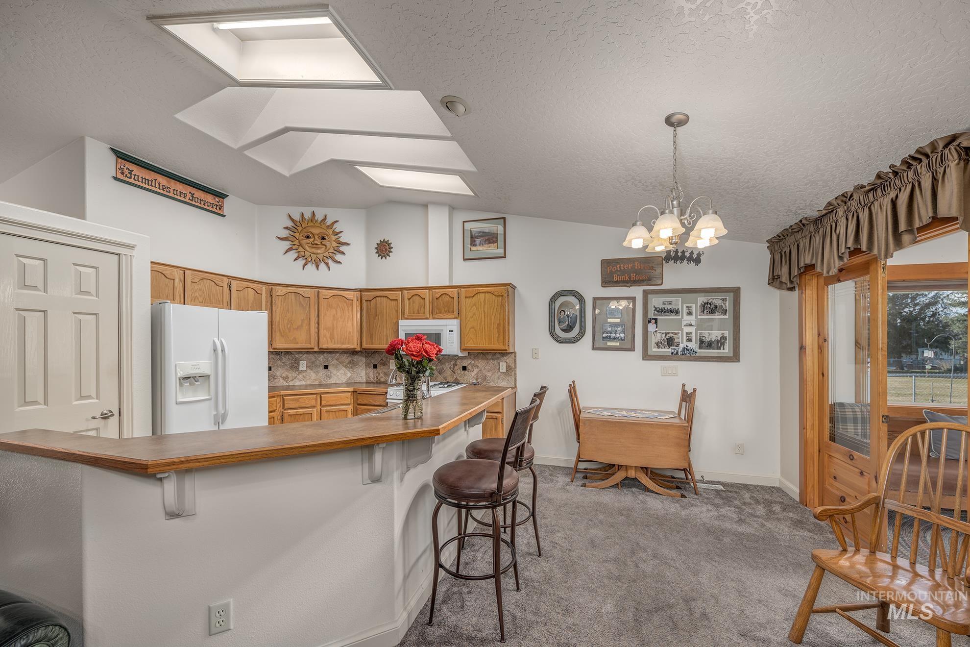 5710 Howard Ln Property Photo 12