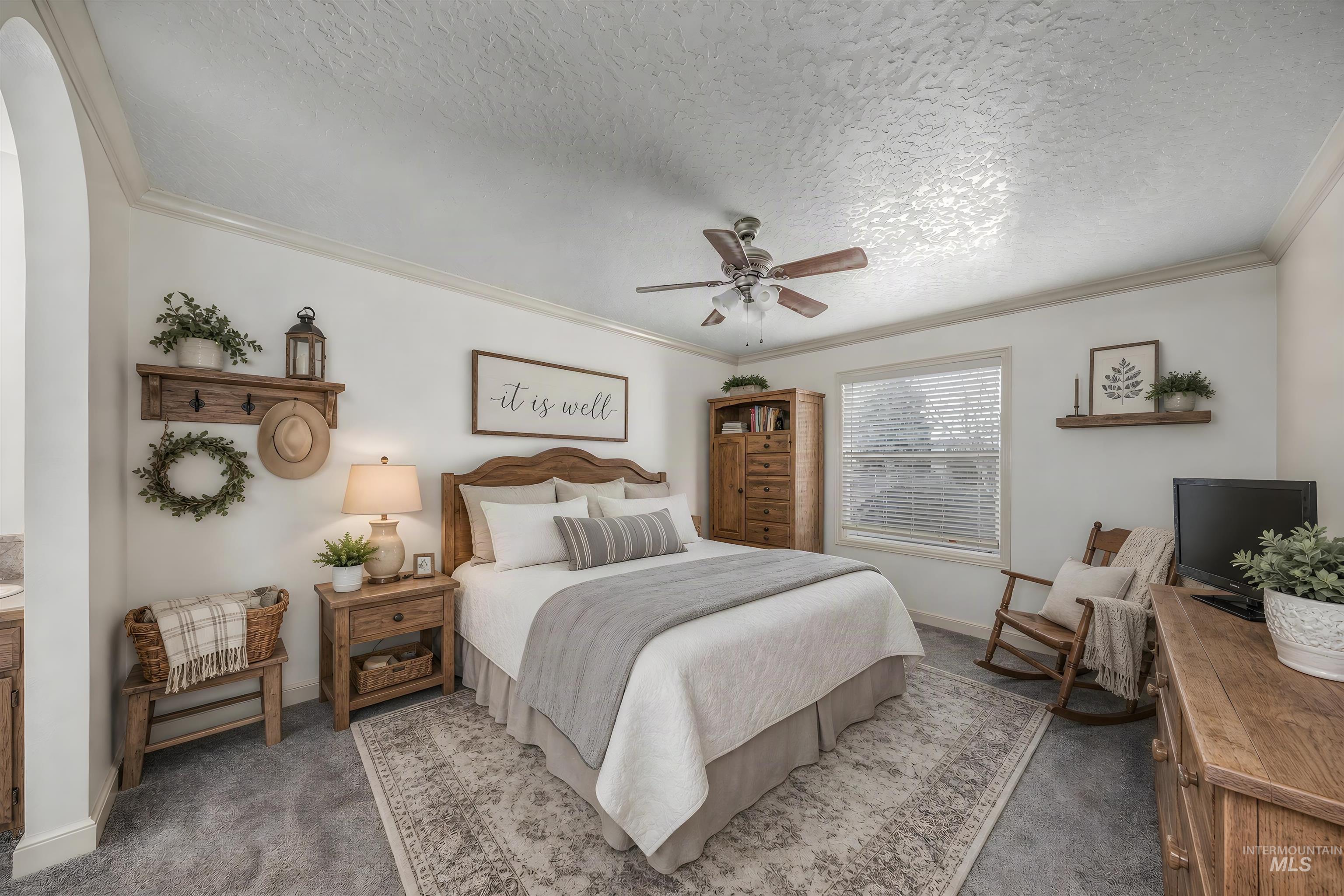 5710 Howard Ln Property Photo 16