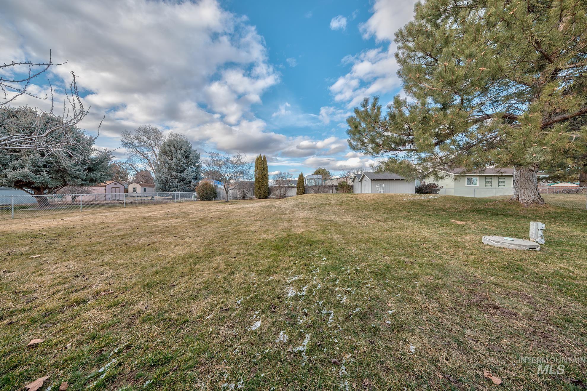 5710 Howard Ln Property Photo 25