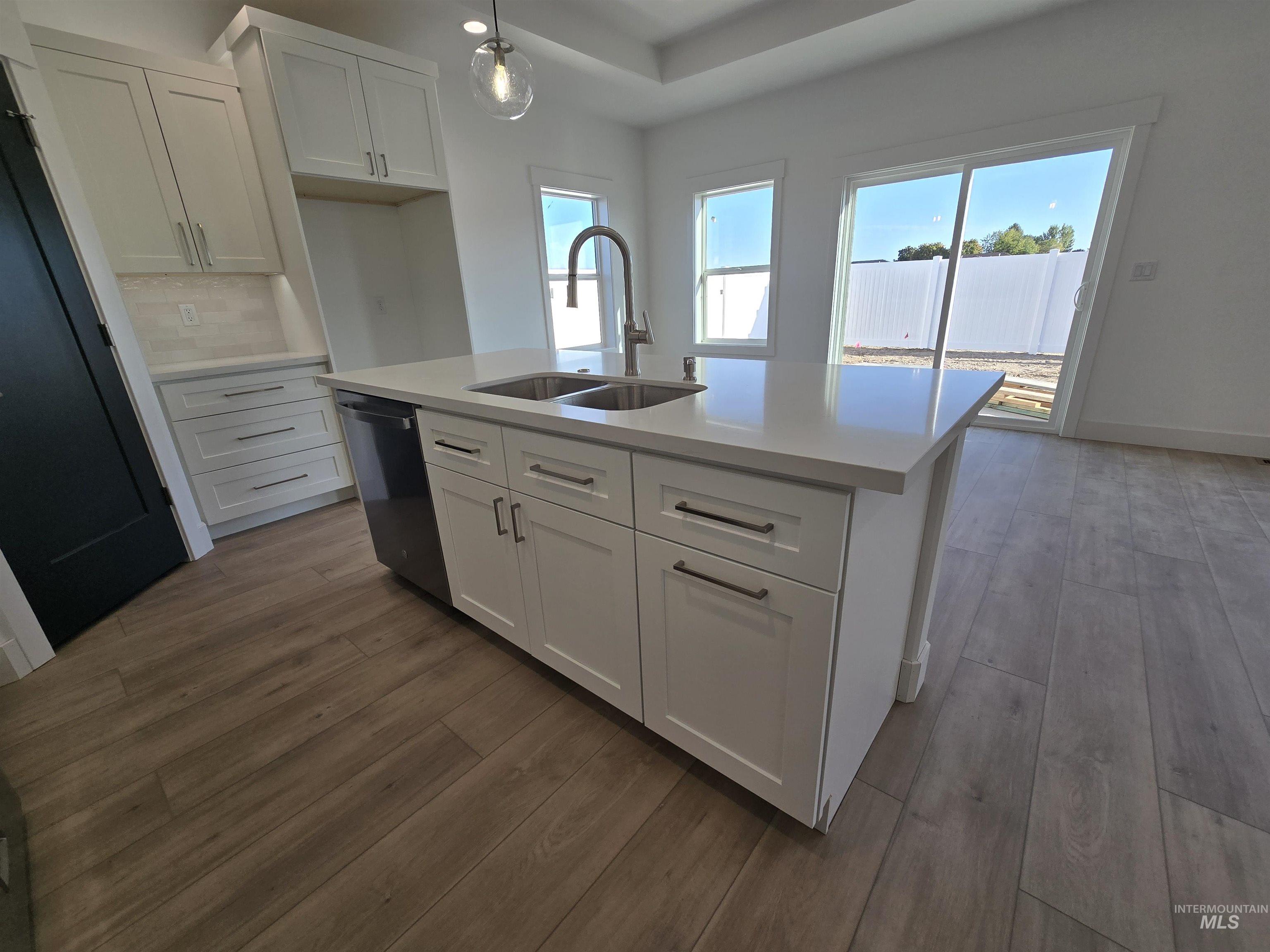 3122 Orion Ave Property Photo 6