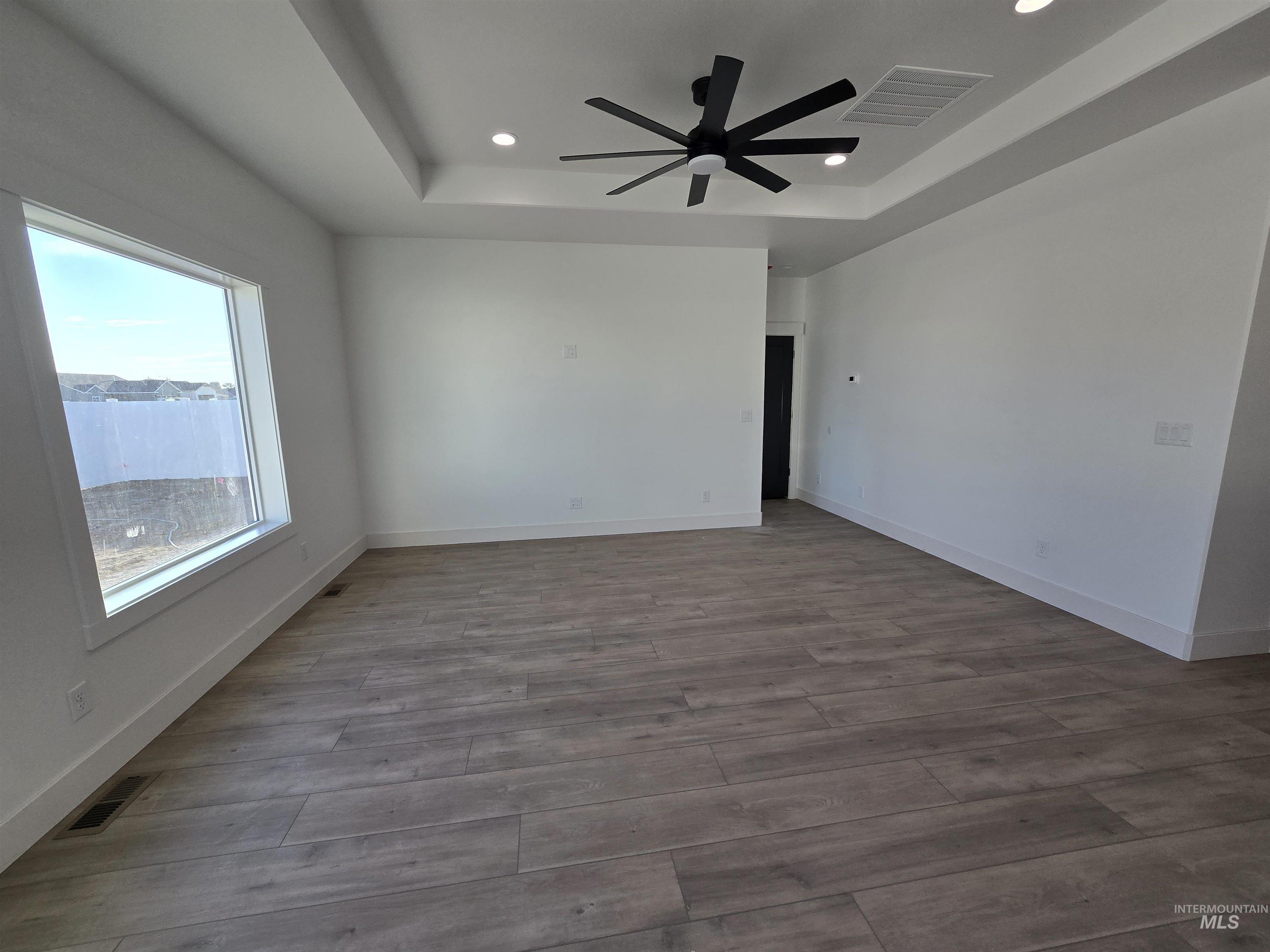 3122 Orion Ave Property Photo 9