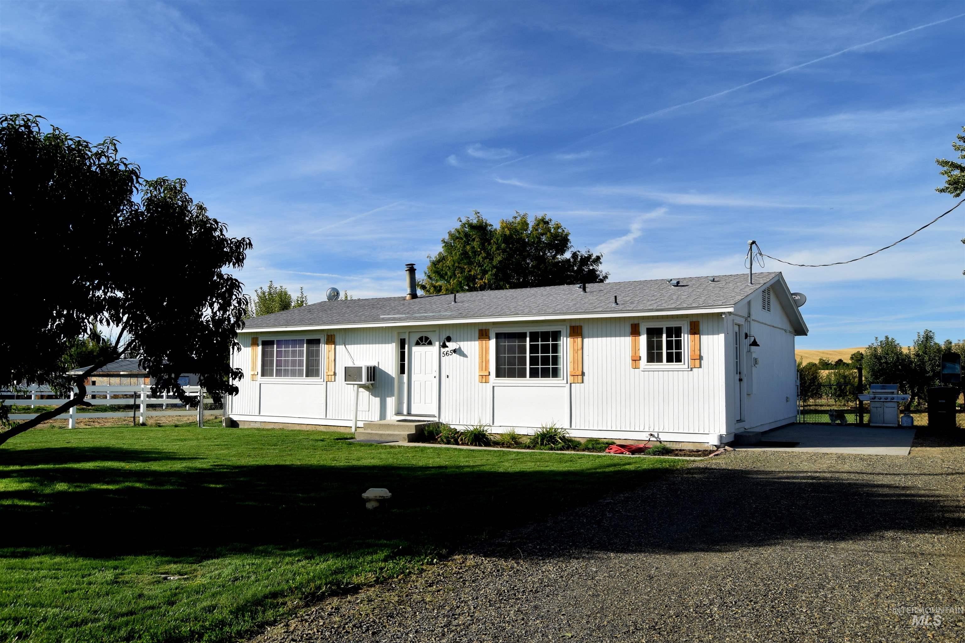 5654 Hillview Rd. Property Photo 3