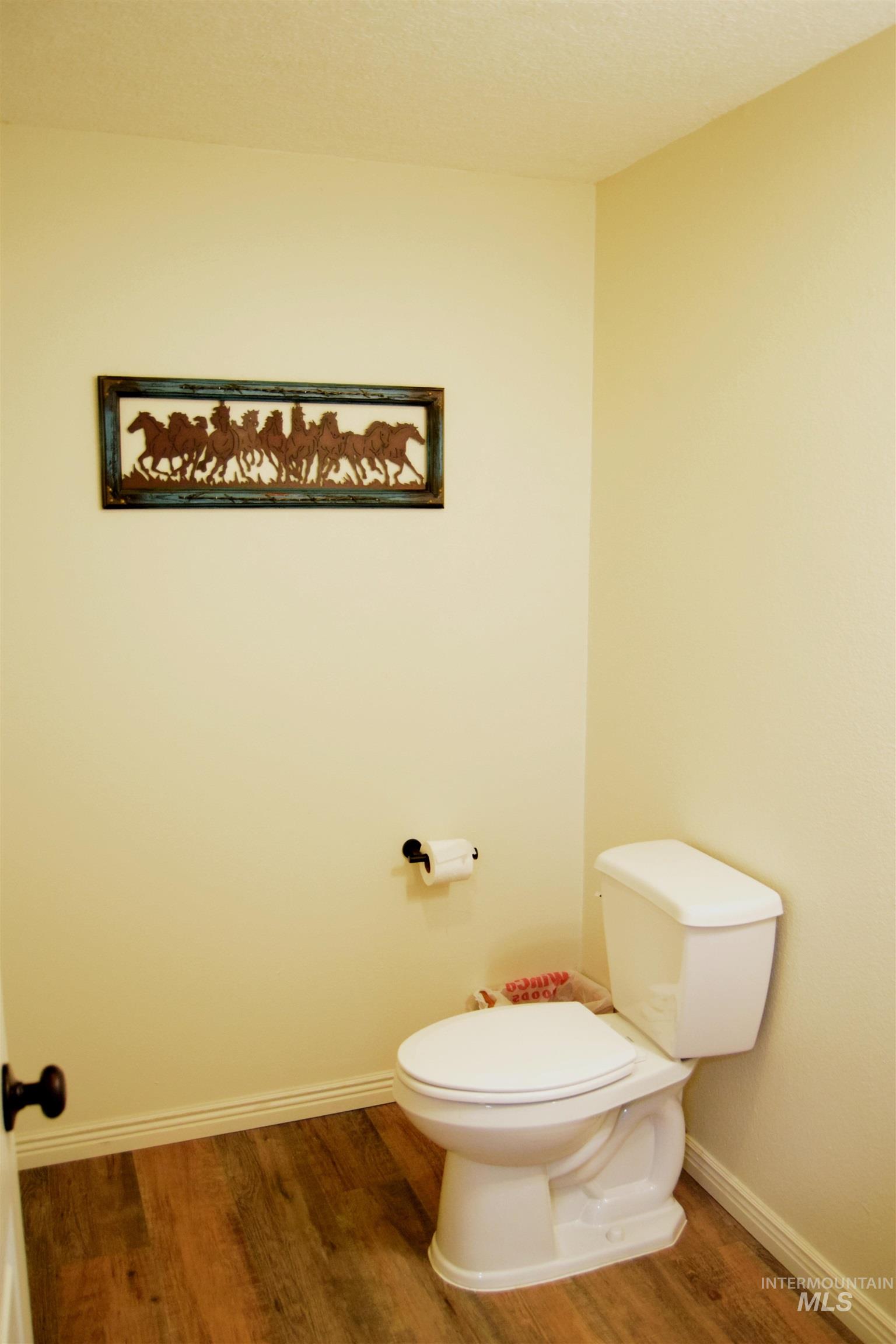 5654 Hillview Rd. Property Photo 17