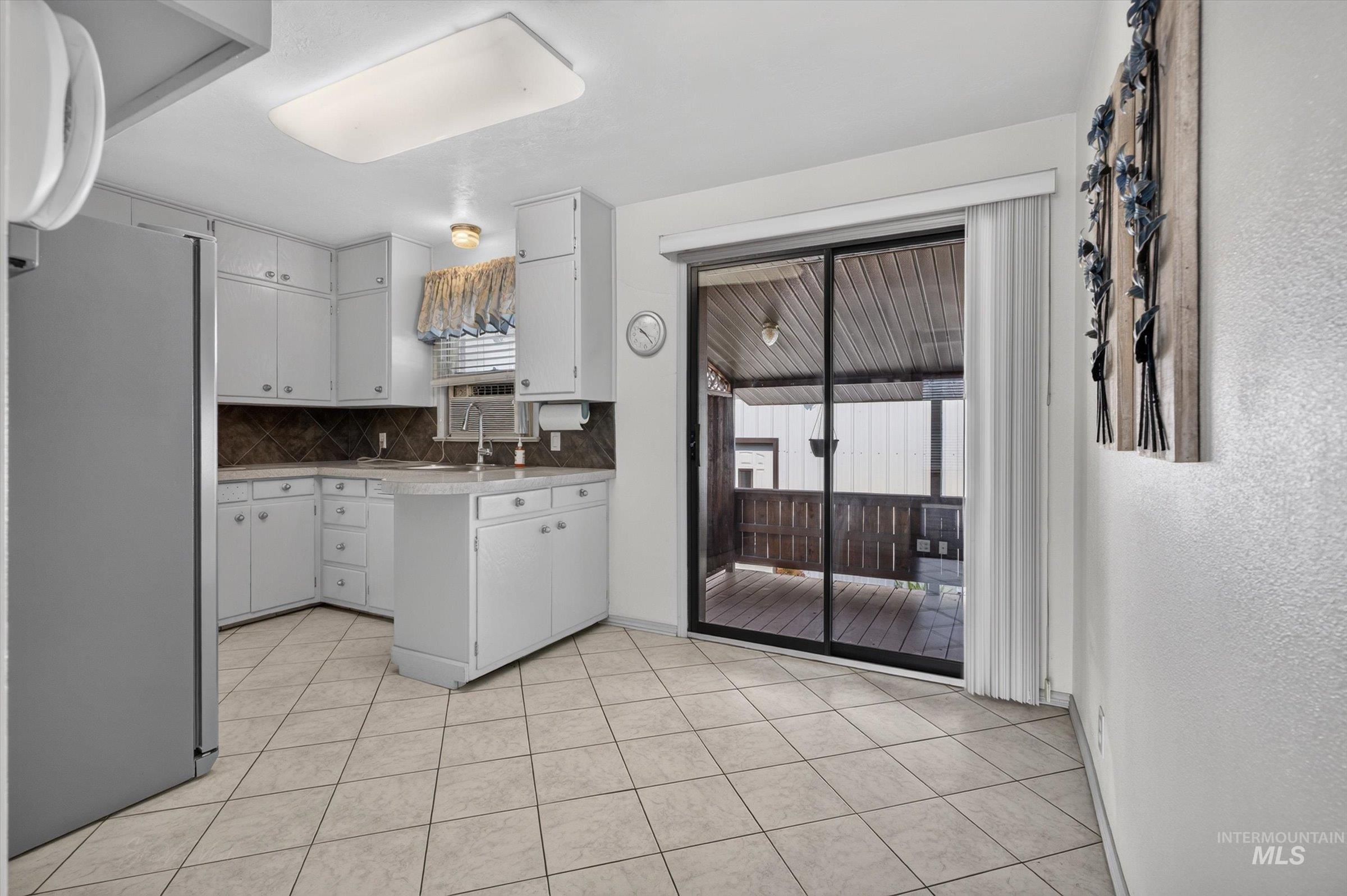 1119 Meadowbrook Ln Property Photo 12