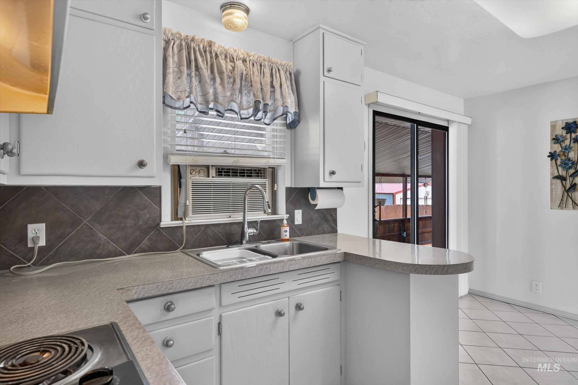 1119 Meadowbrook Ln Property Photo 15
