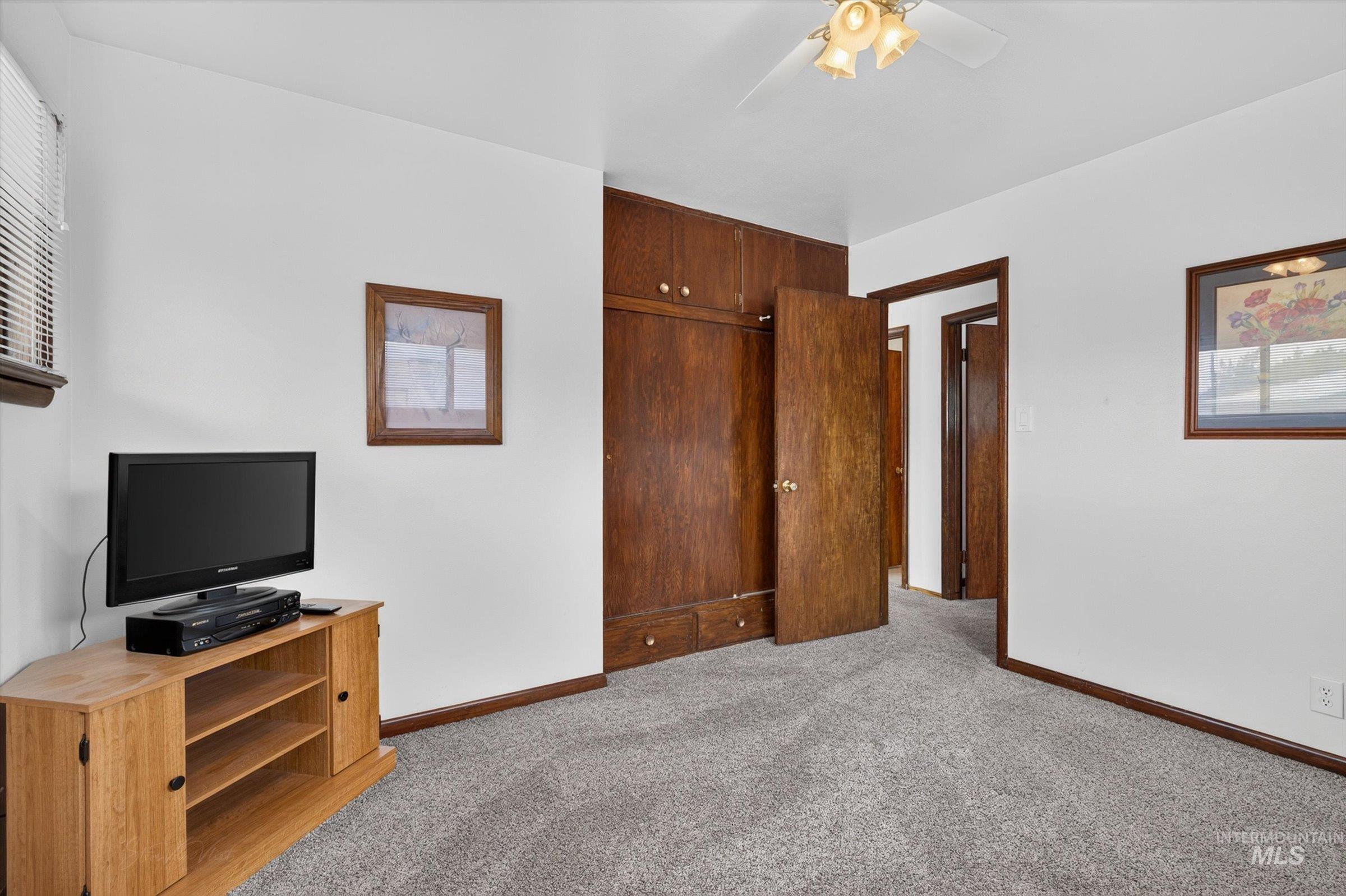 1119 Meadowbrook Ln Property Photo 19