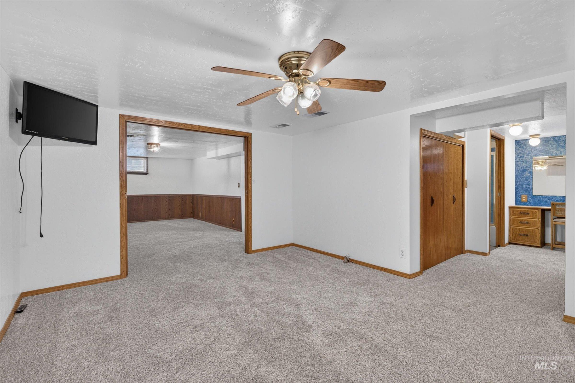 1119 Meadowbrook Ln Property Photo 27
