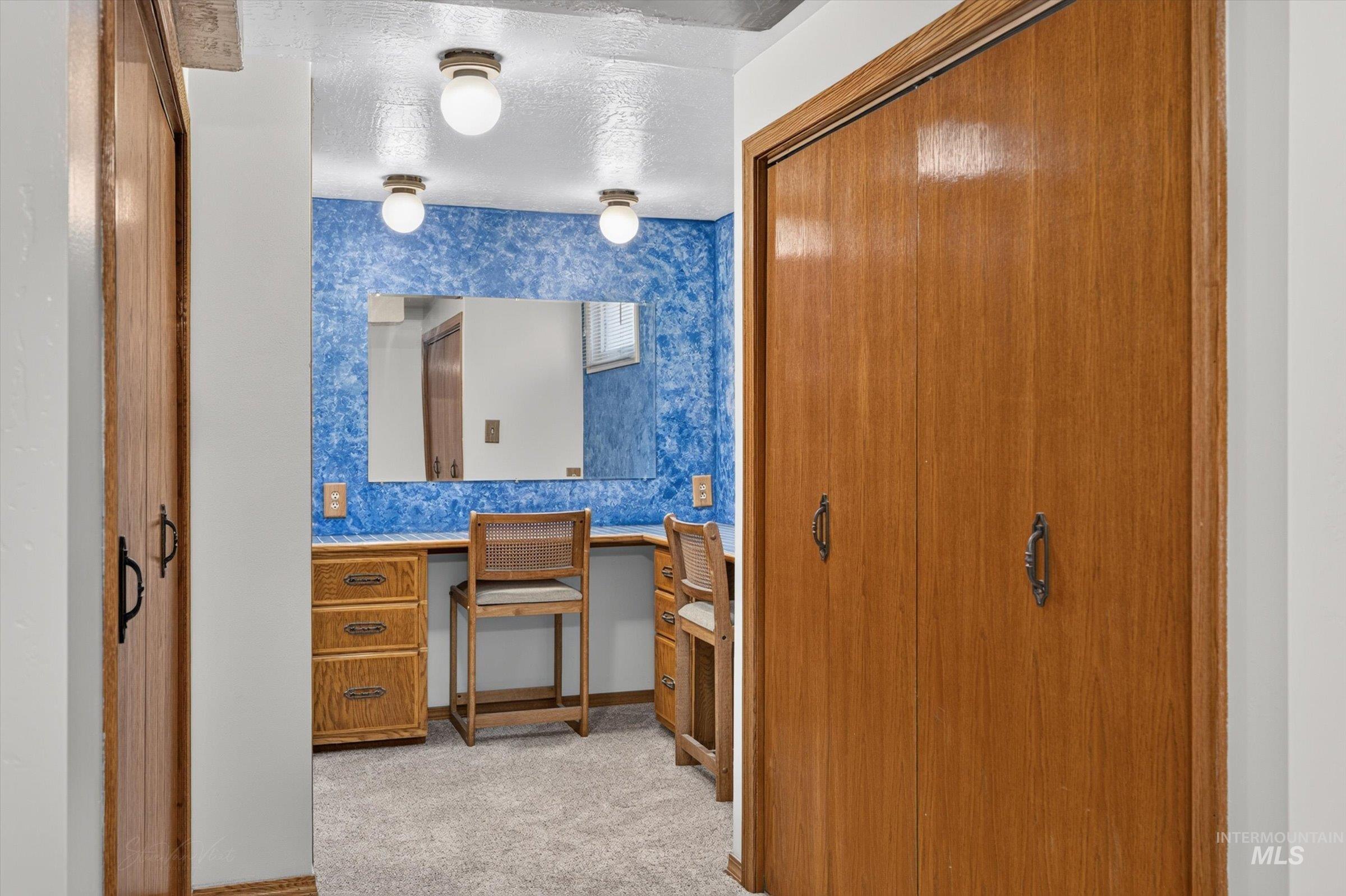 1119 Meadowbrook Ln Property Photo 28