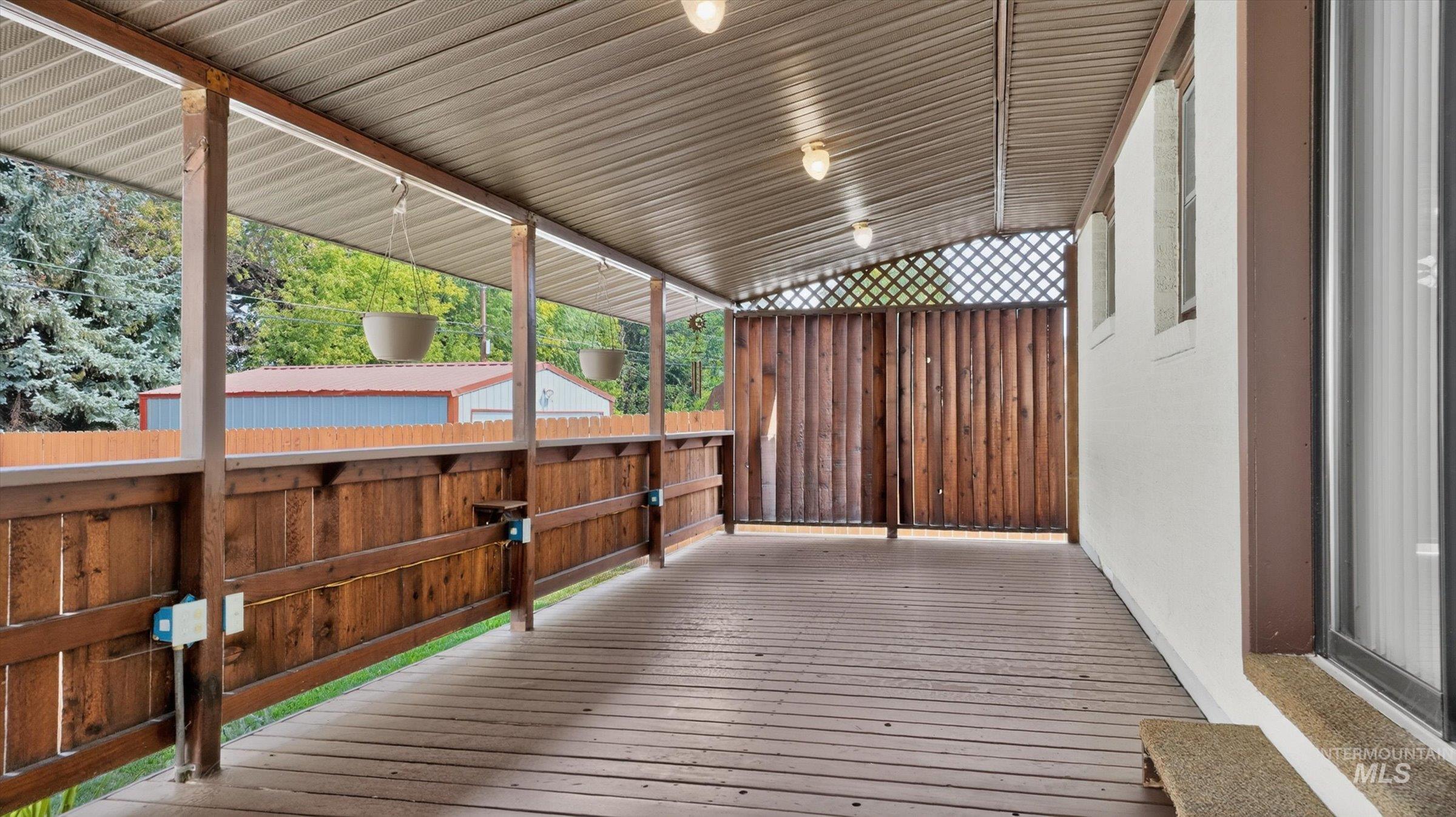 1119 Meadowbrook Ln Property Photo 37