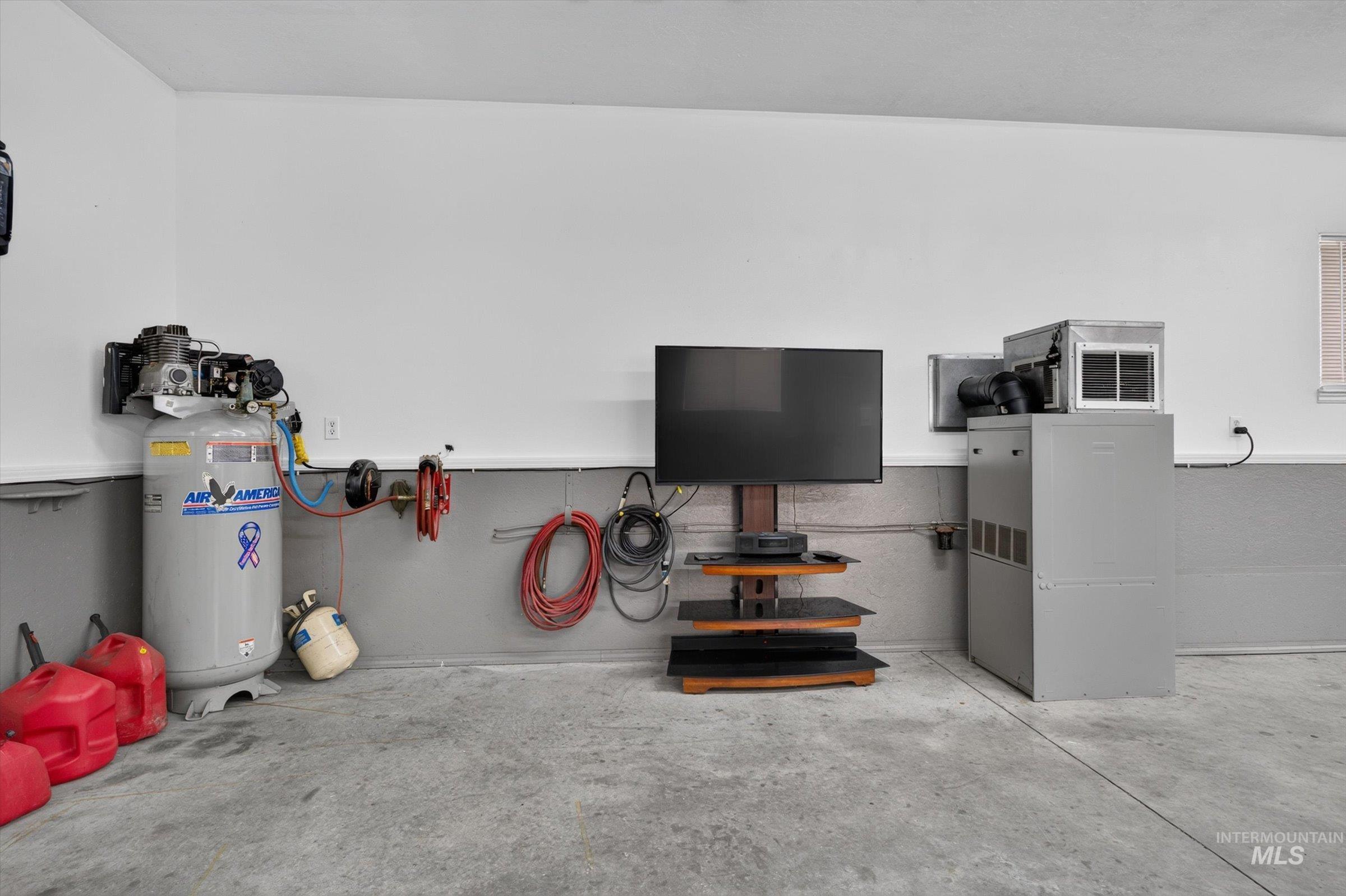 1119 Meadowbrook Ln Property Photo 43