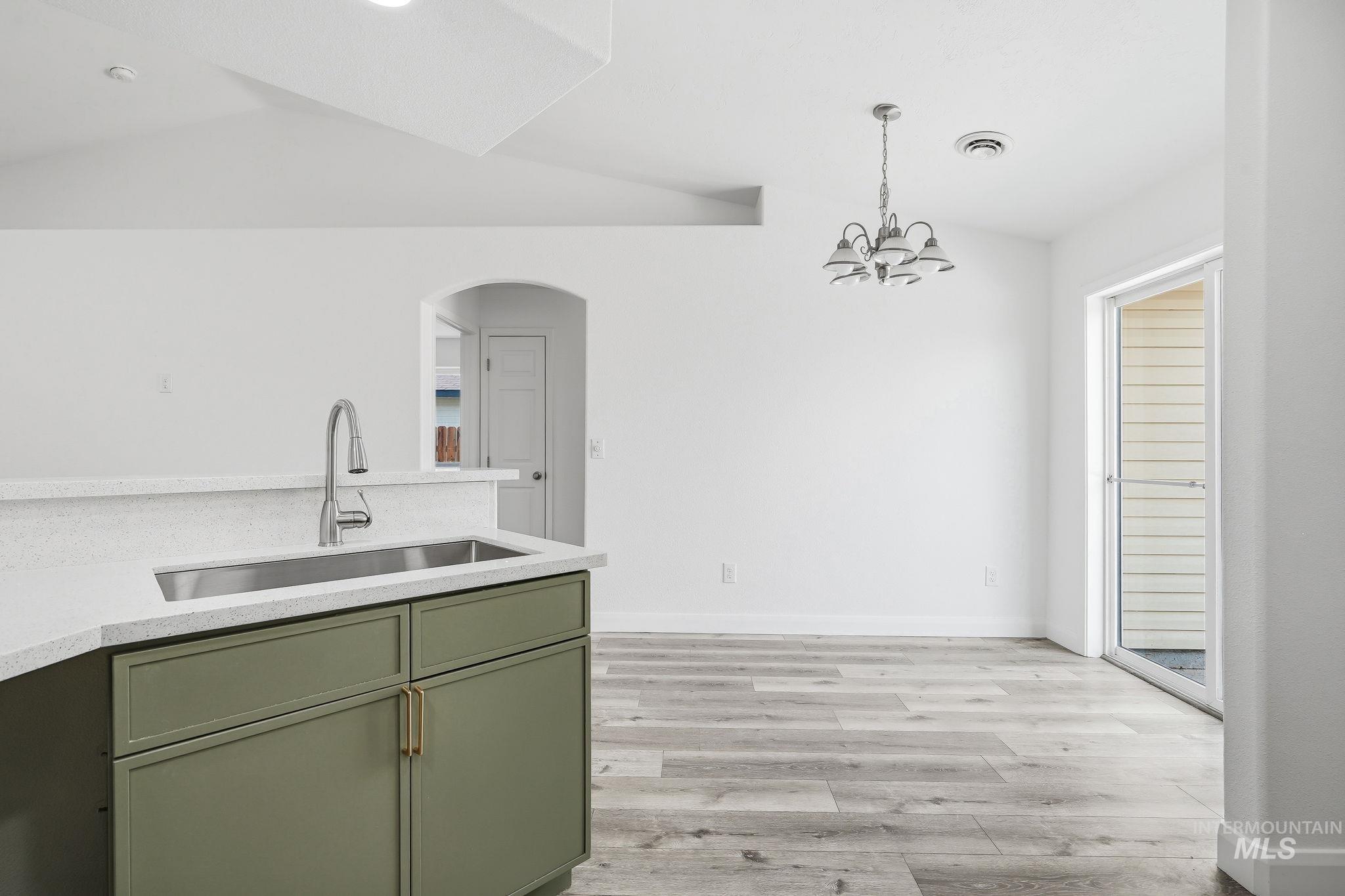 4180 S Rangewood Way Property Photo 13