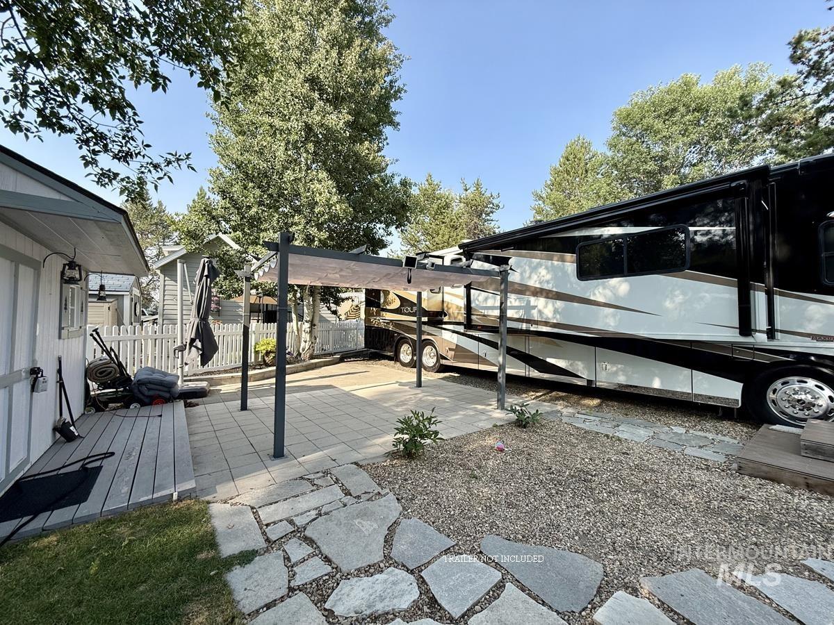 2 Q Street Property Photo 4