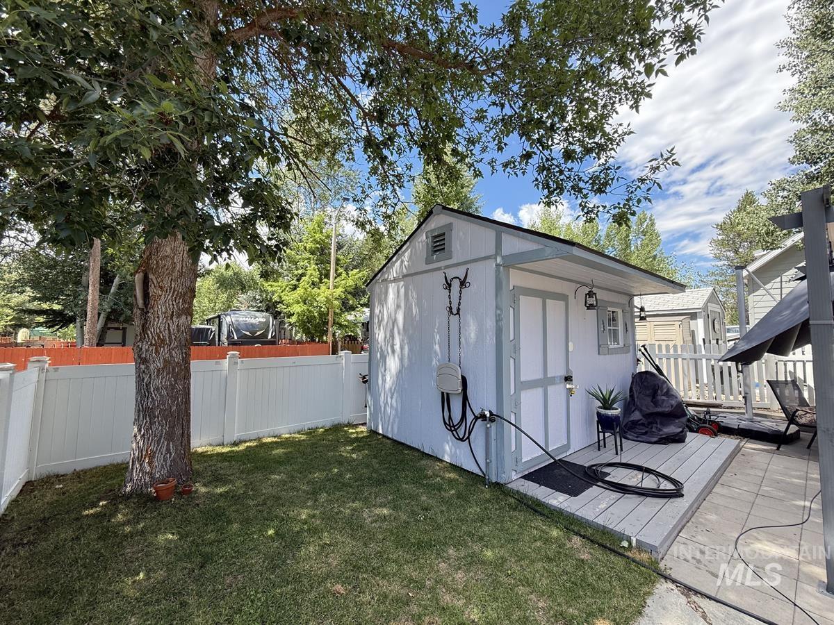 2 Q Street Property Photo 6