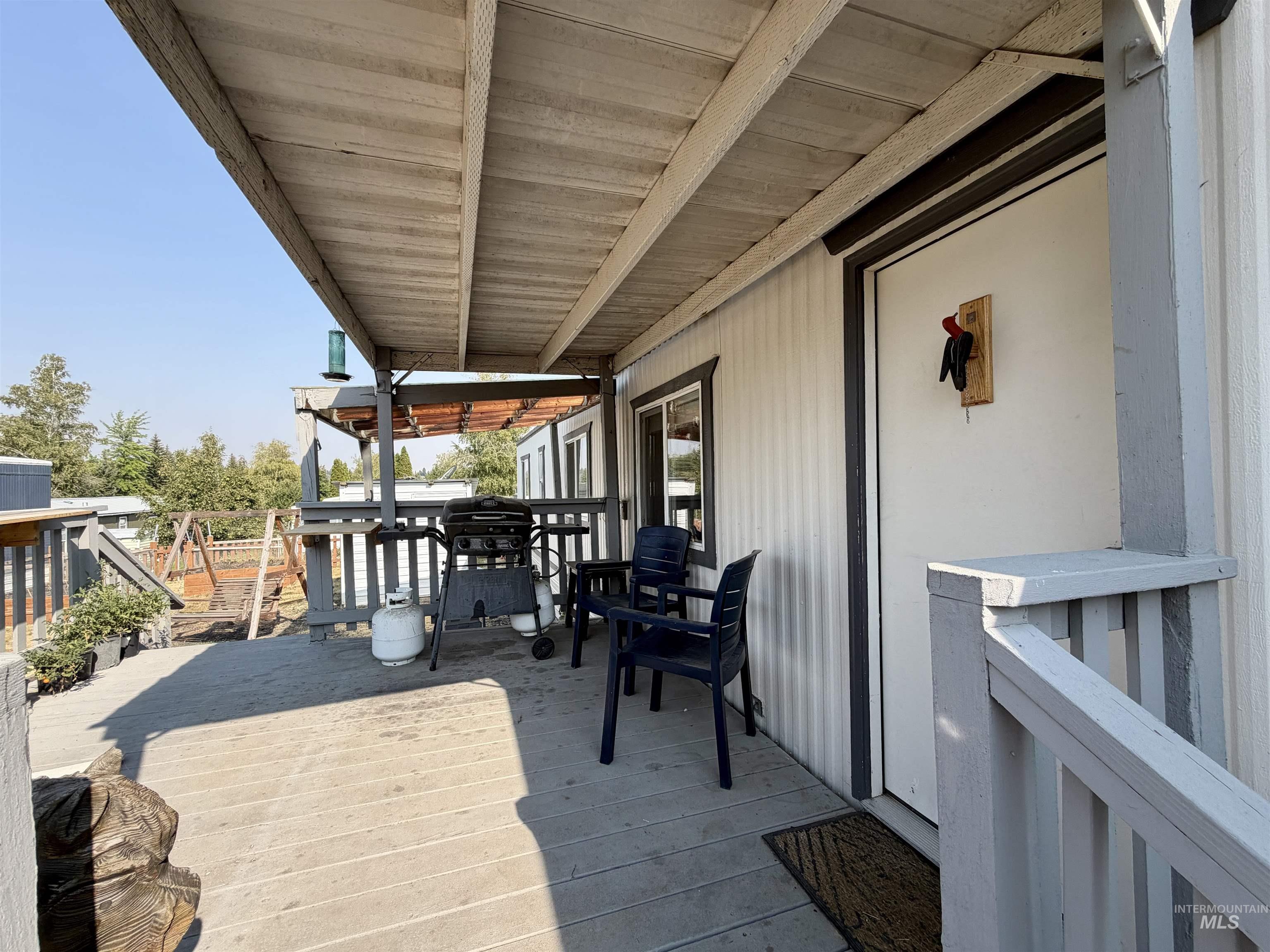 411 N Almon Property Photo 3