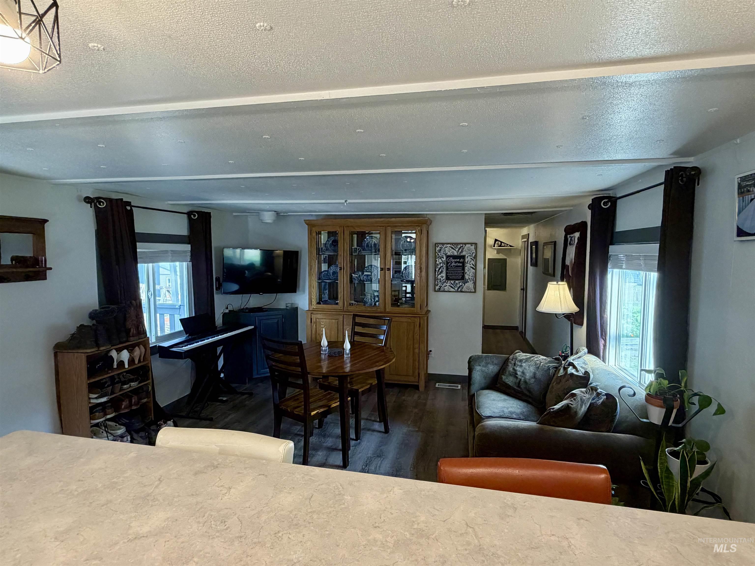 411 N Almon Property Photo 10