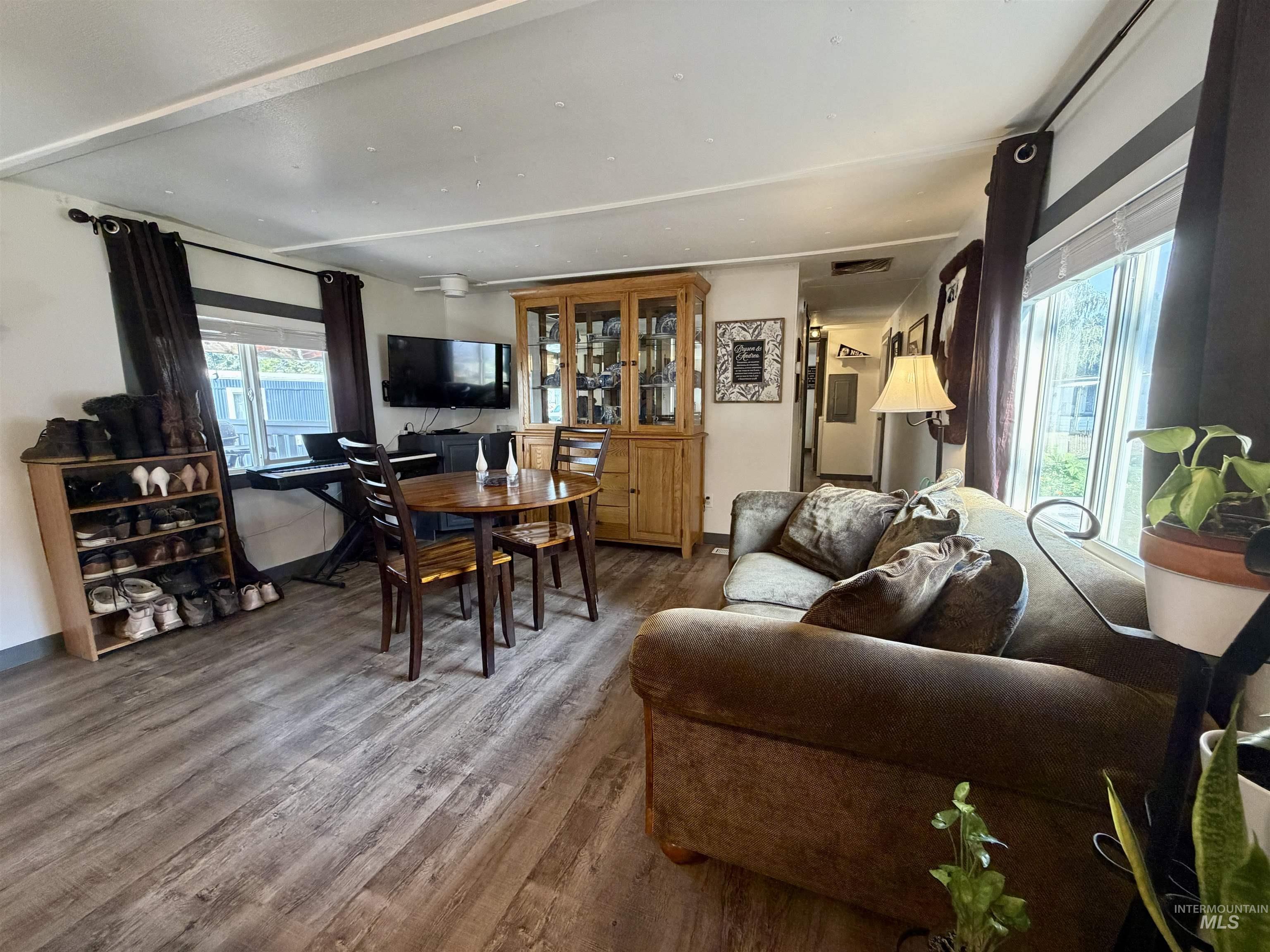 411 N Almon Property Photo 13