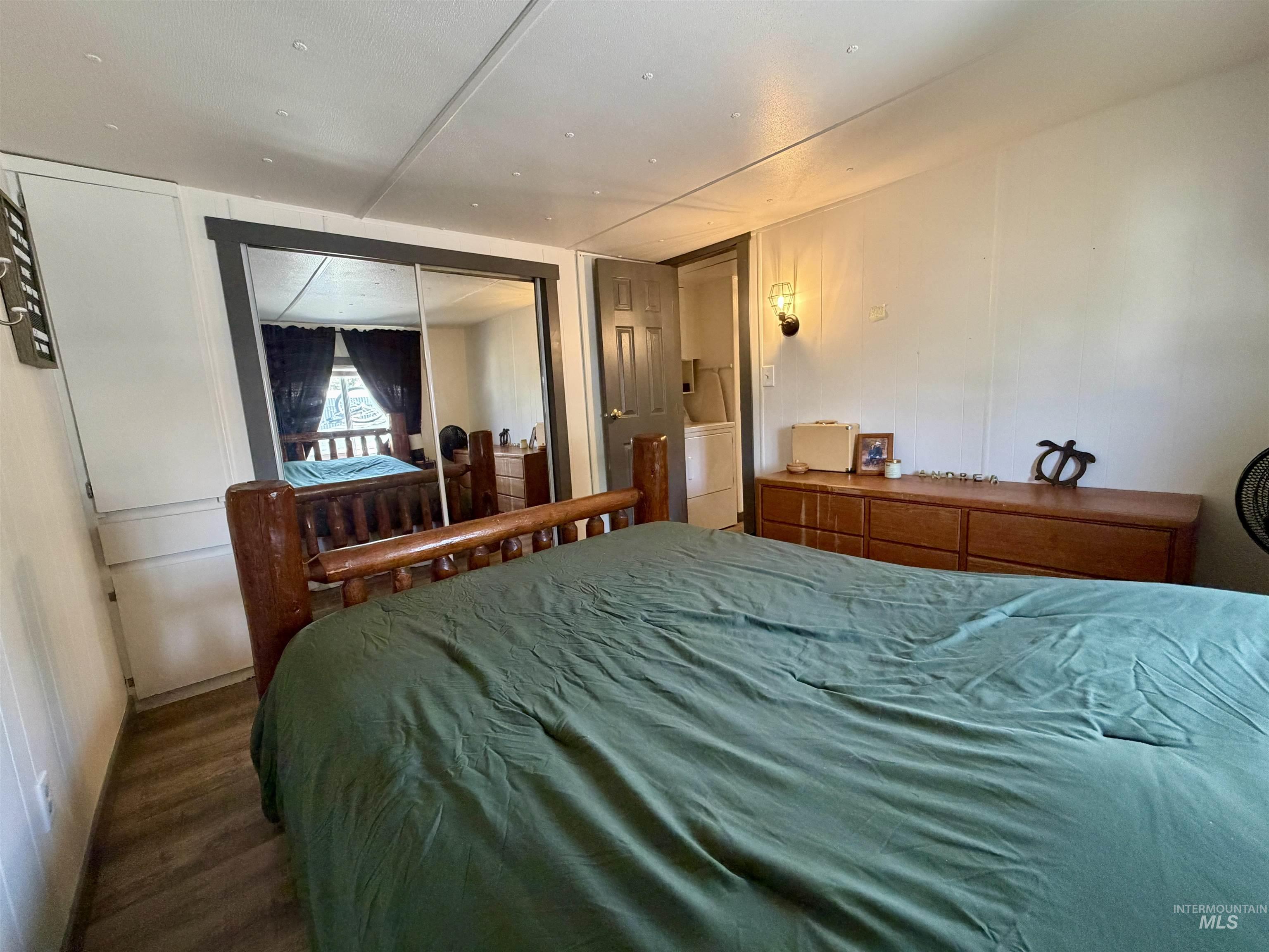 411 N Almon Property Photo 17