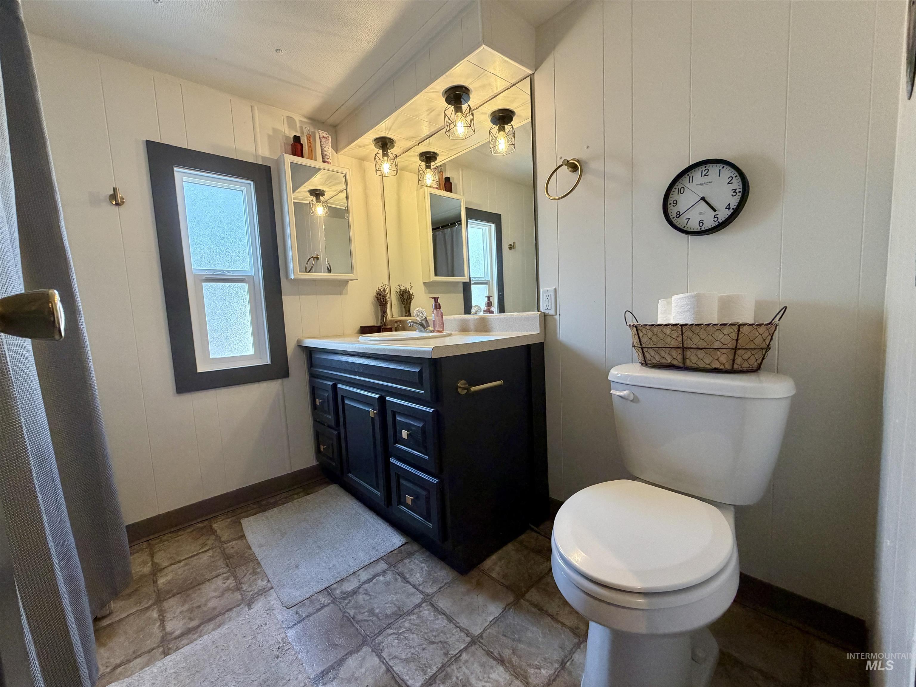 411 N Almon Property Photo 18