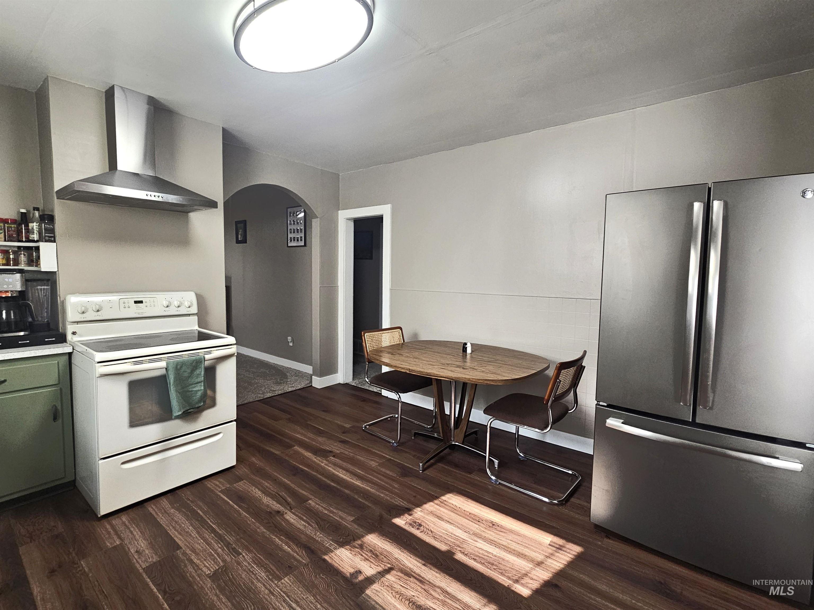 1220 Highland Property Photo 6