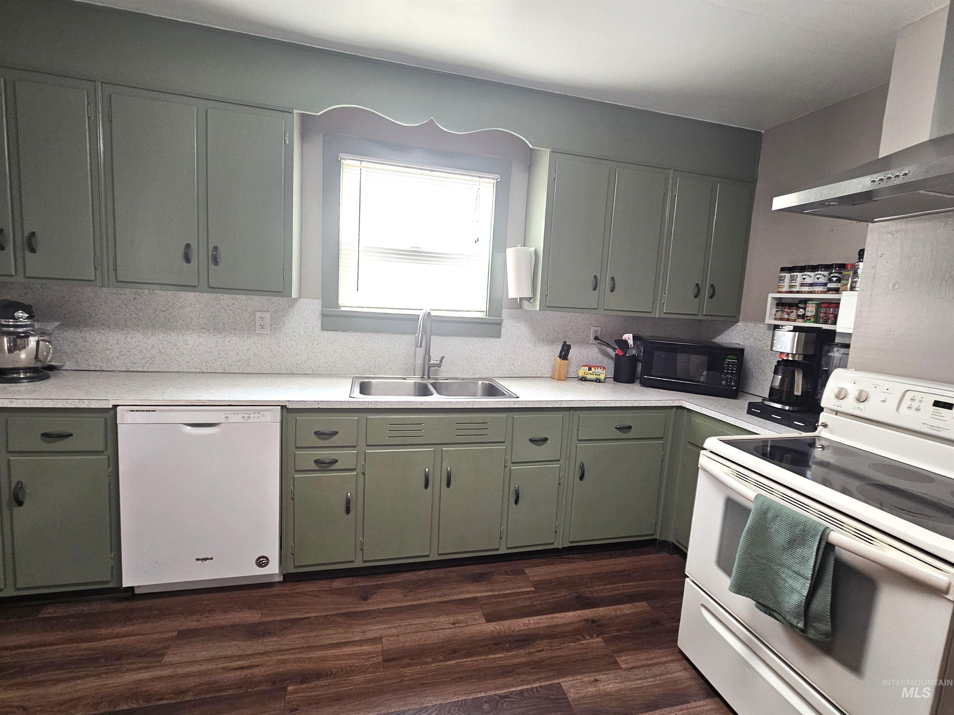 1220 Highland Property Photo 31