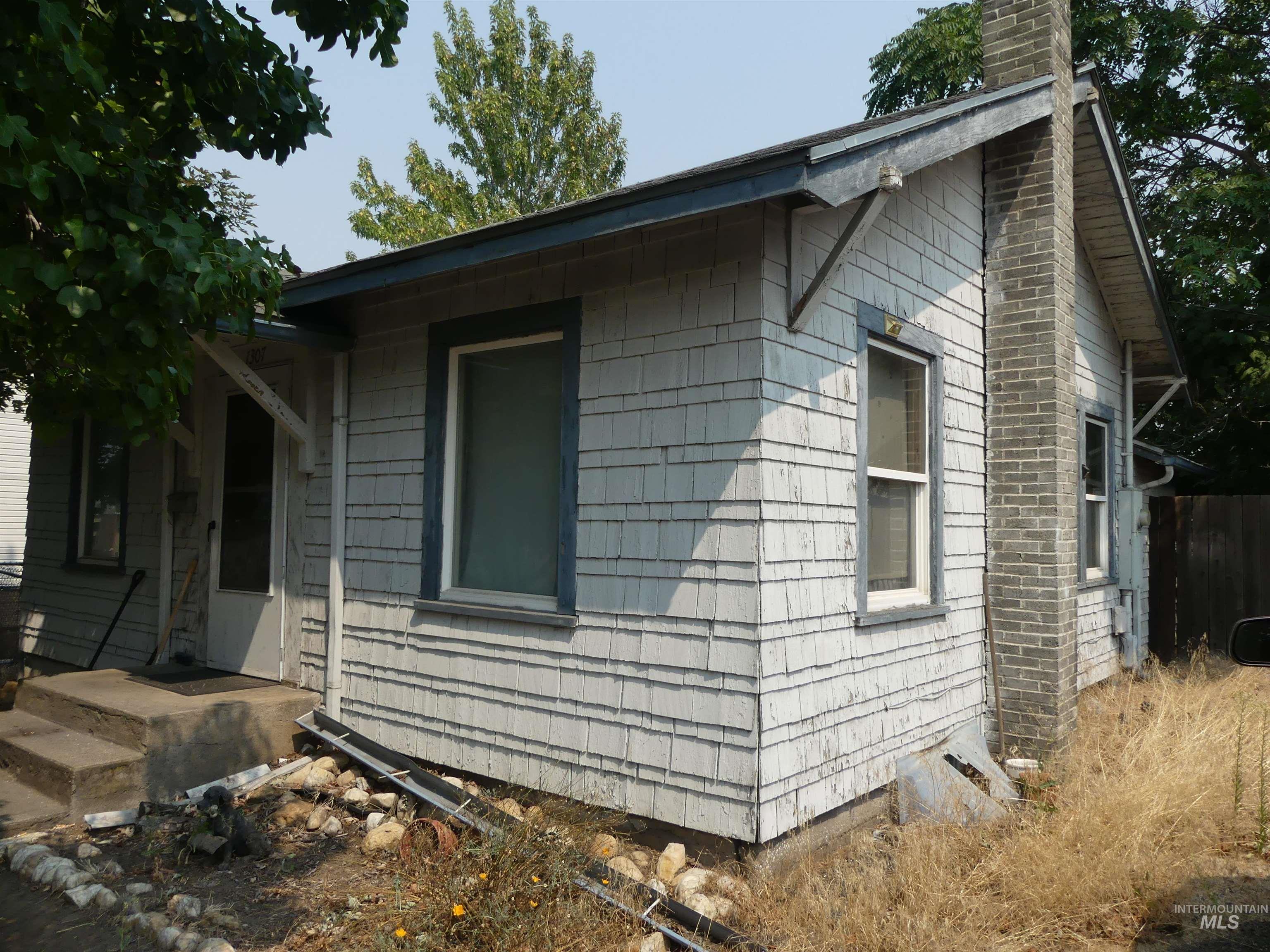 1307 17th St Property Photo 1