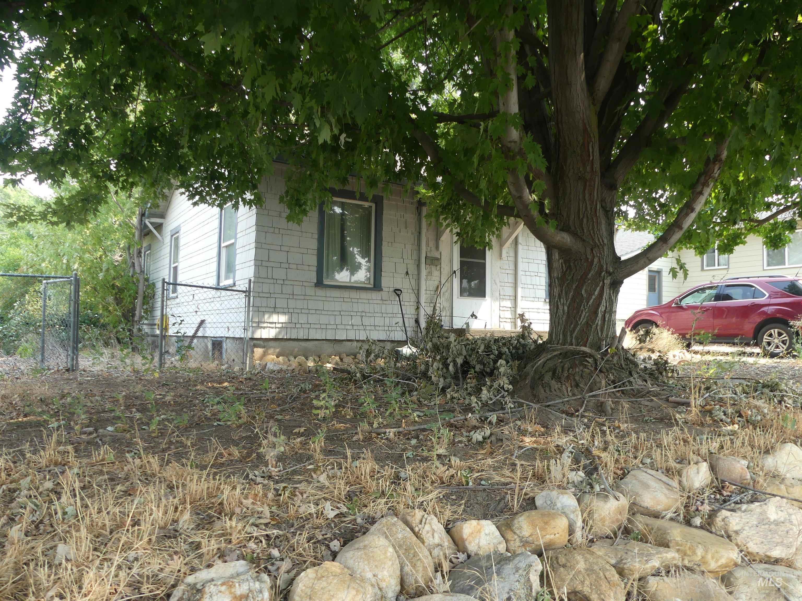 1307 17th St Property Photo 3
