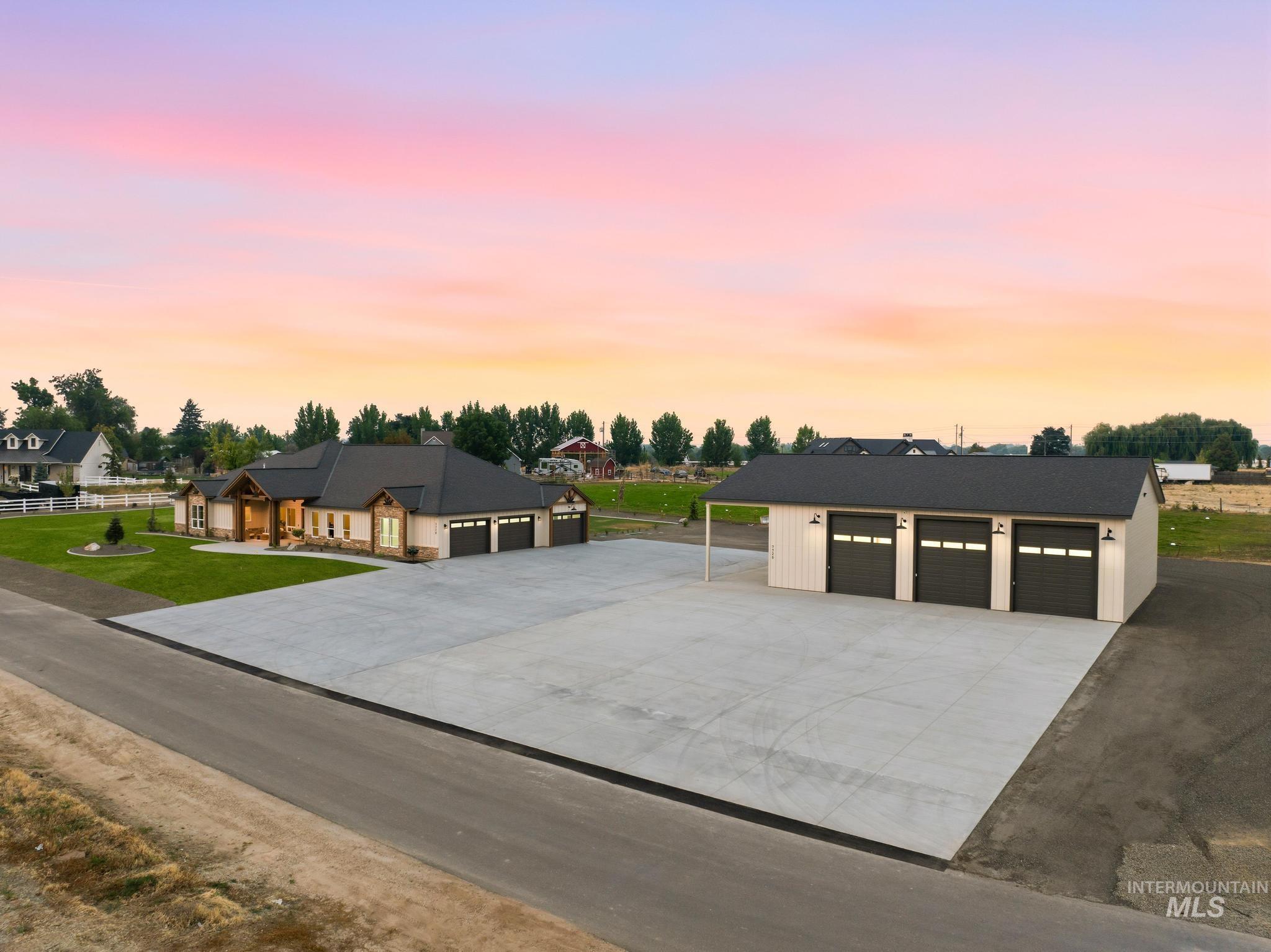 7720 E Windmill Ranch Ln