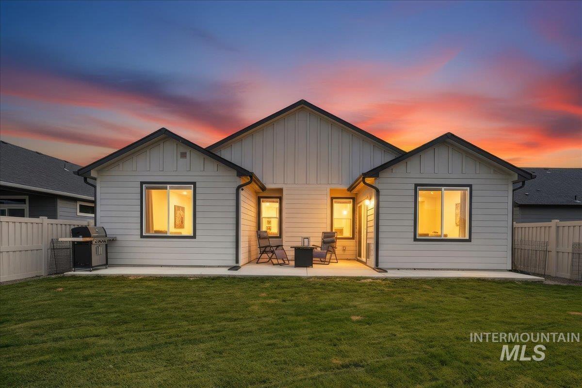 1511 Yellowstone St Property Photo 3