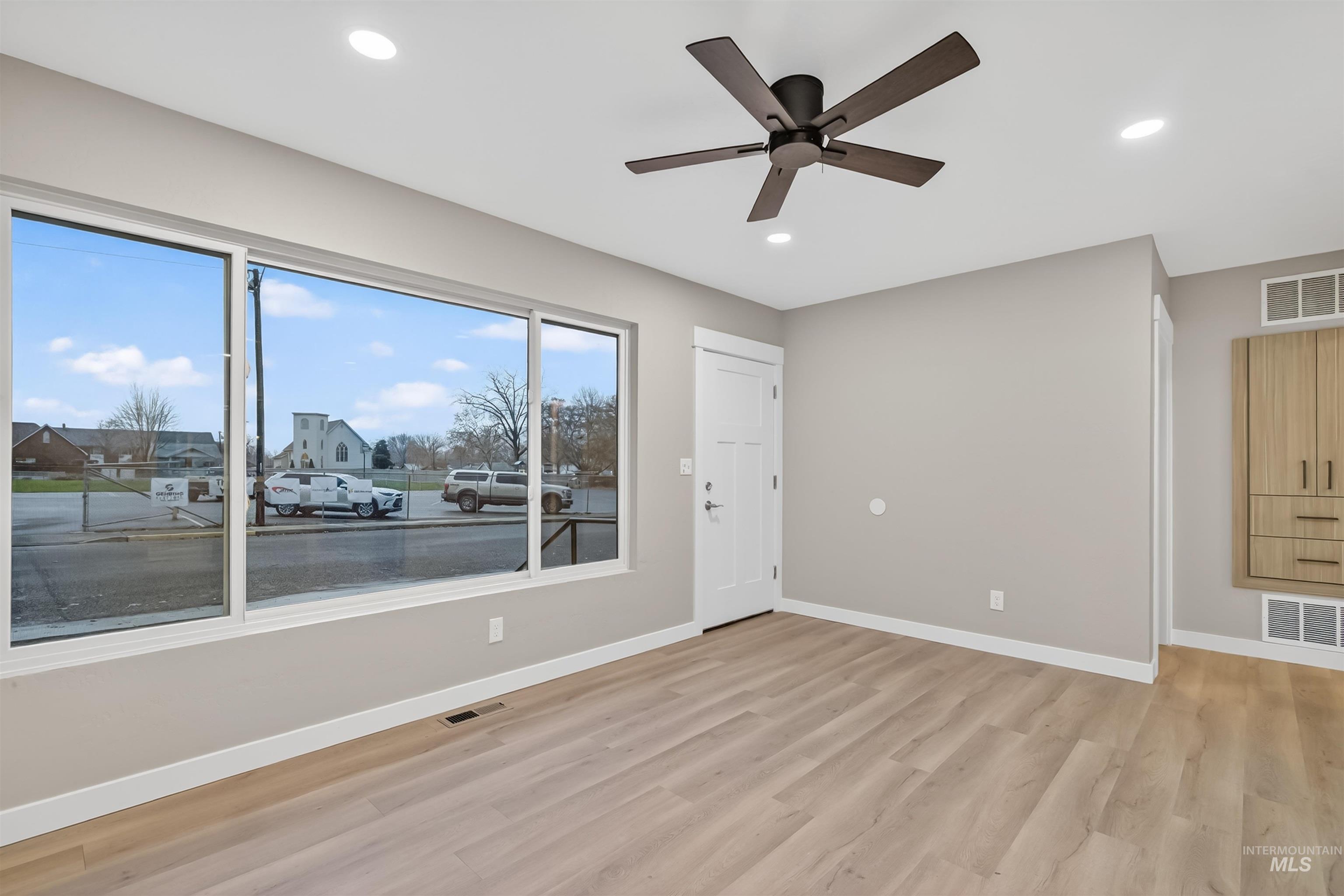 929 10th Street Property Photo 13