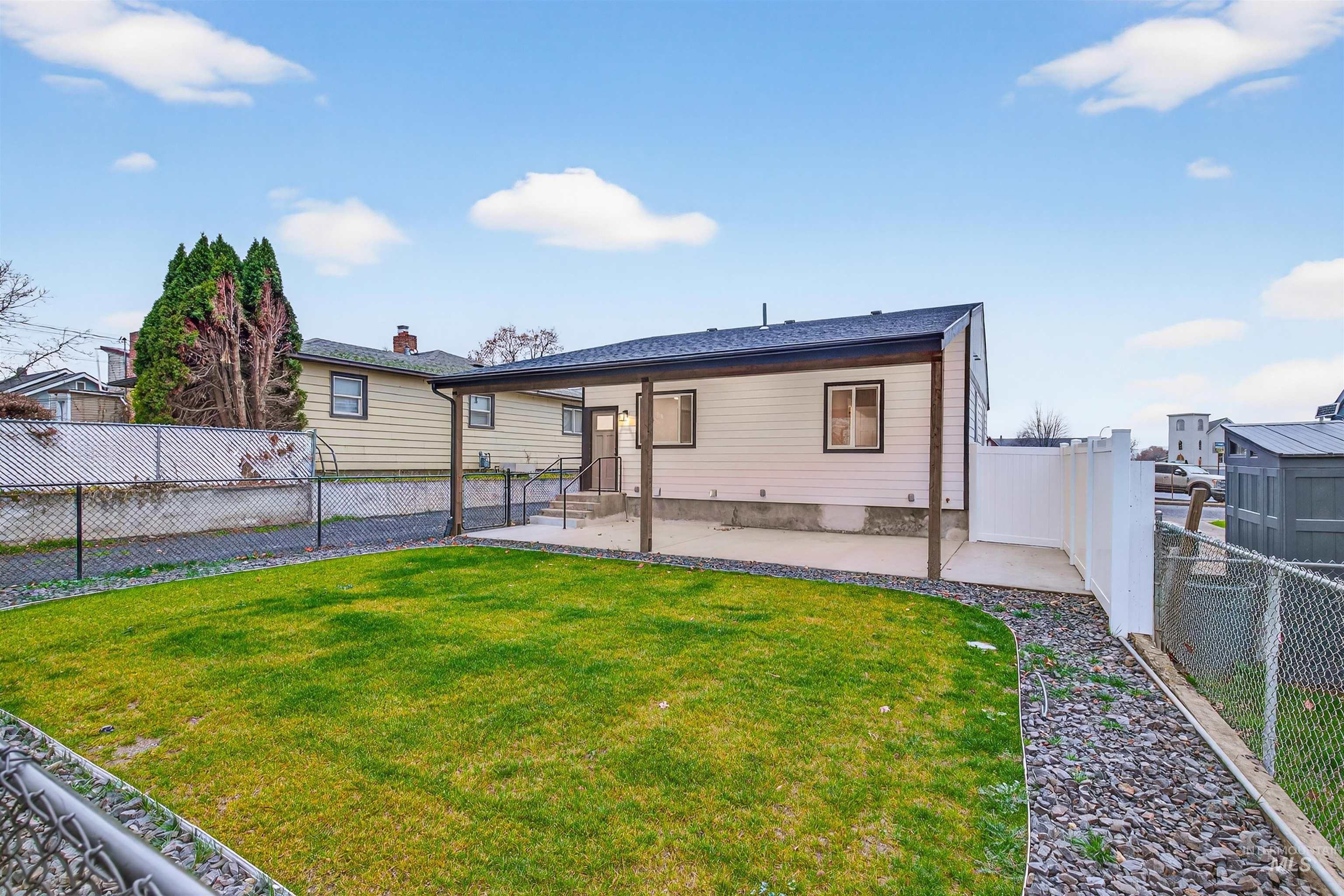929 10th Street Property Photo 35