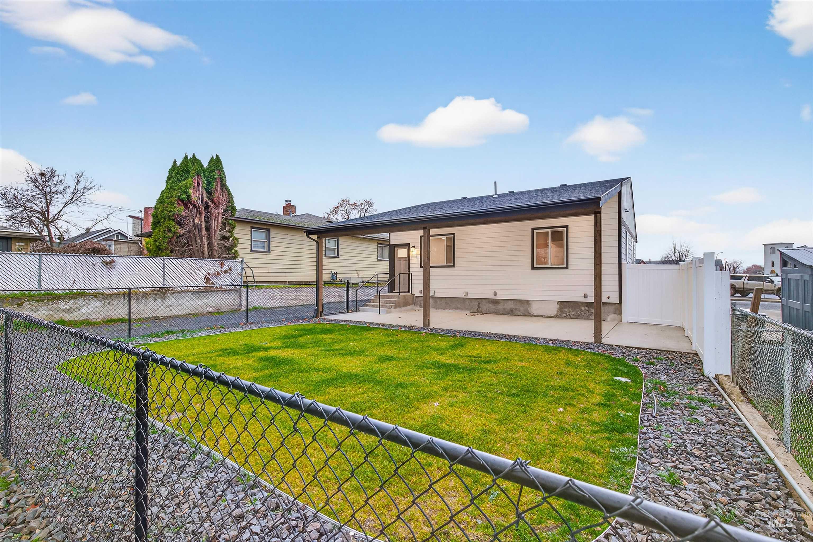 929 10th Street Property Photo 39