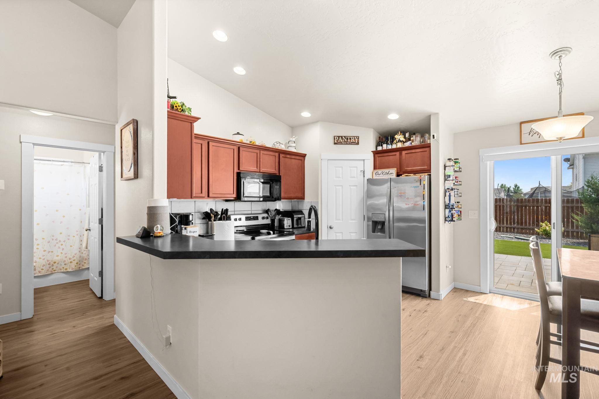 11863 Edgemoor St Property Photo 10