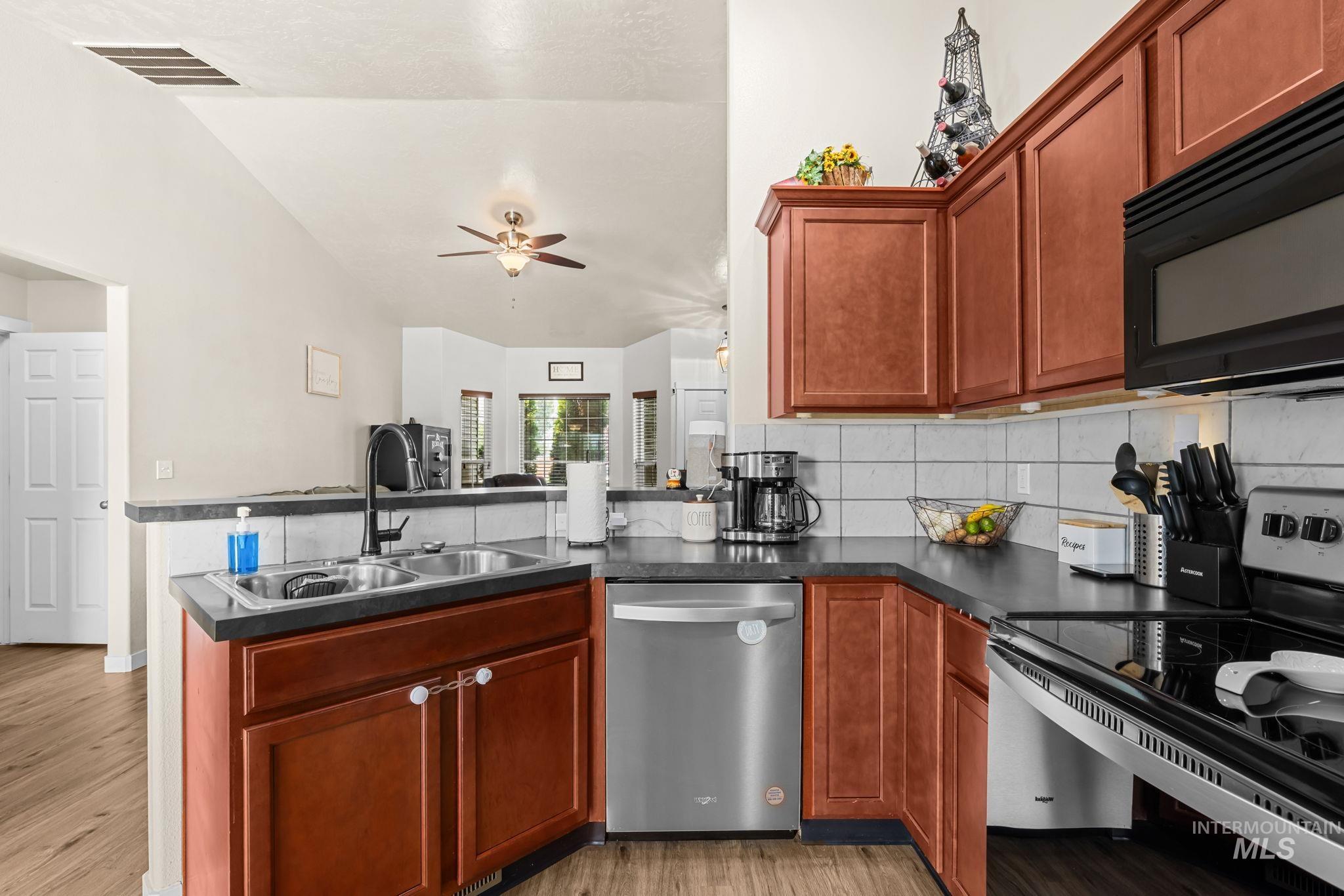 11863 Edgemoor St Property Photo 14