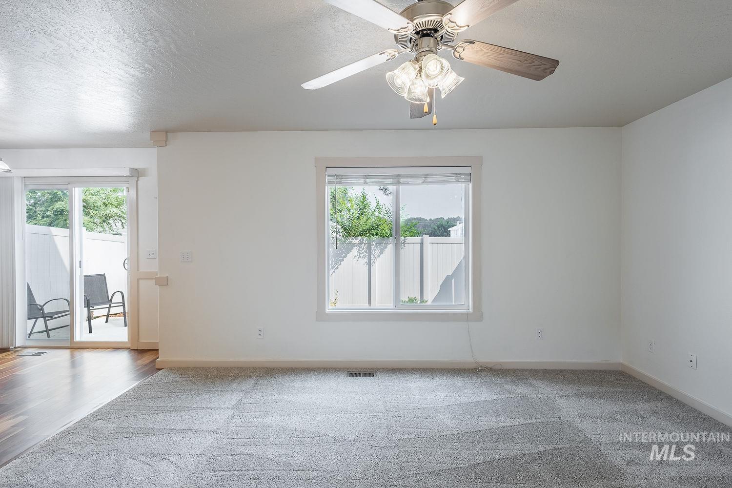 1100 S Barberry Pl Property Photo 6