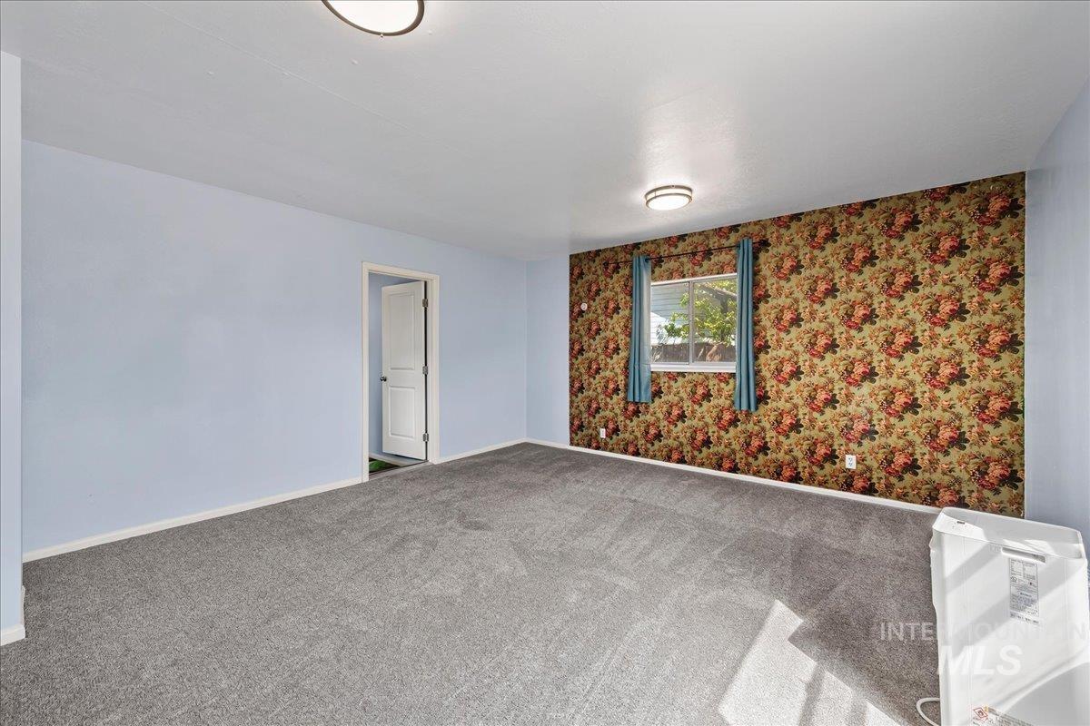 1341 N Mitchell Property Photo 12