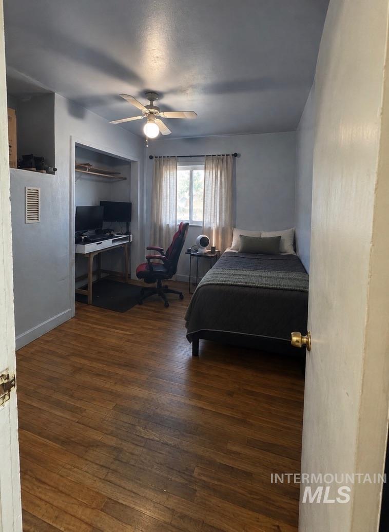 1341 N Mitchell Property Photo 15
